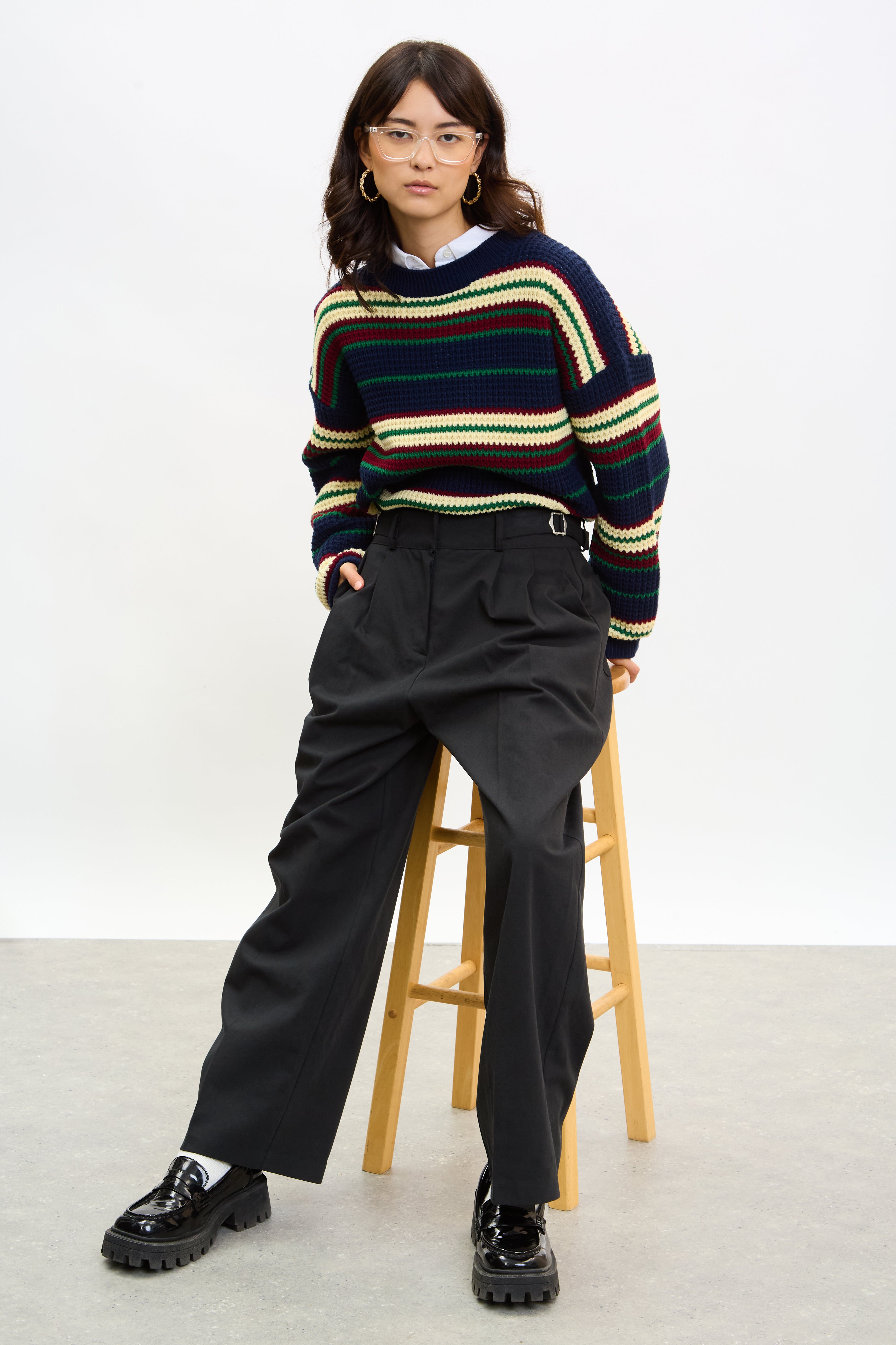 Black adjustable waist trousers_5