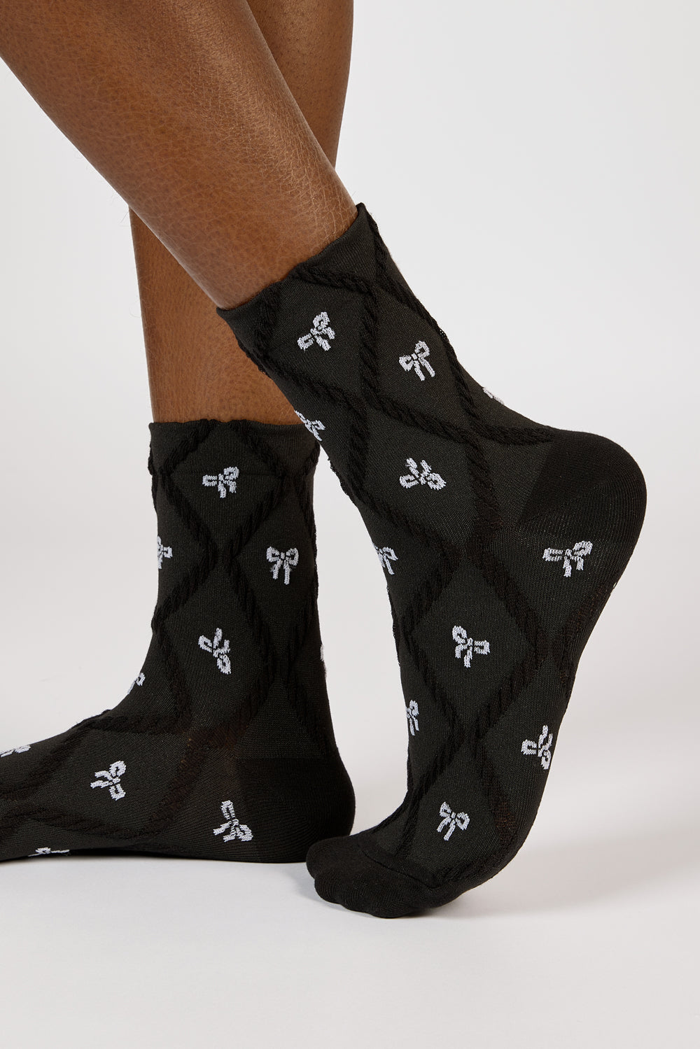 Black and grey tiny bow diamond texture socks_3