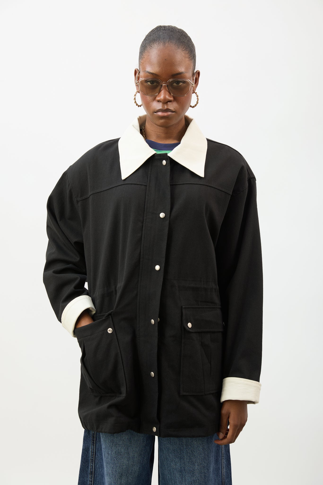 Black and ivory contrast collar cinch waist parka_2