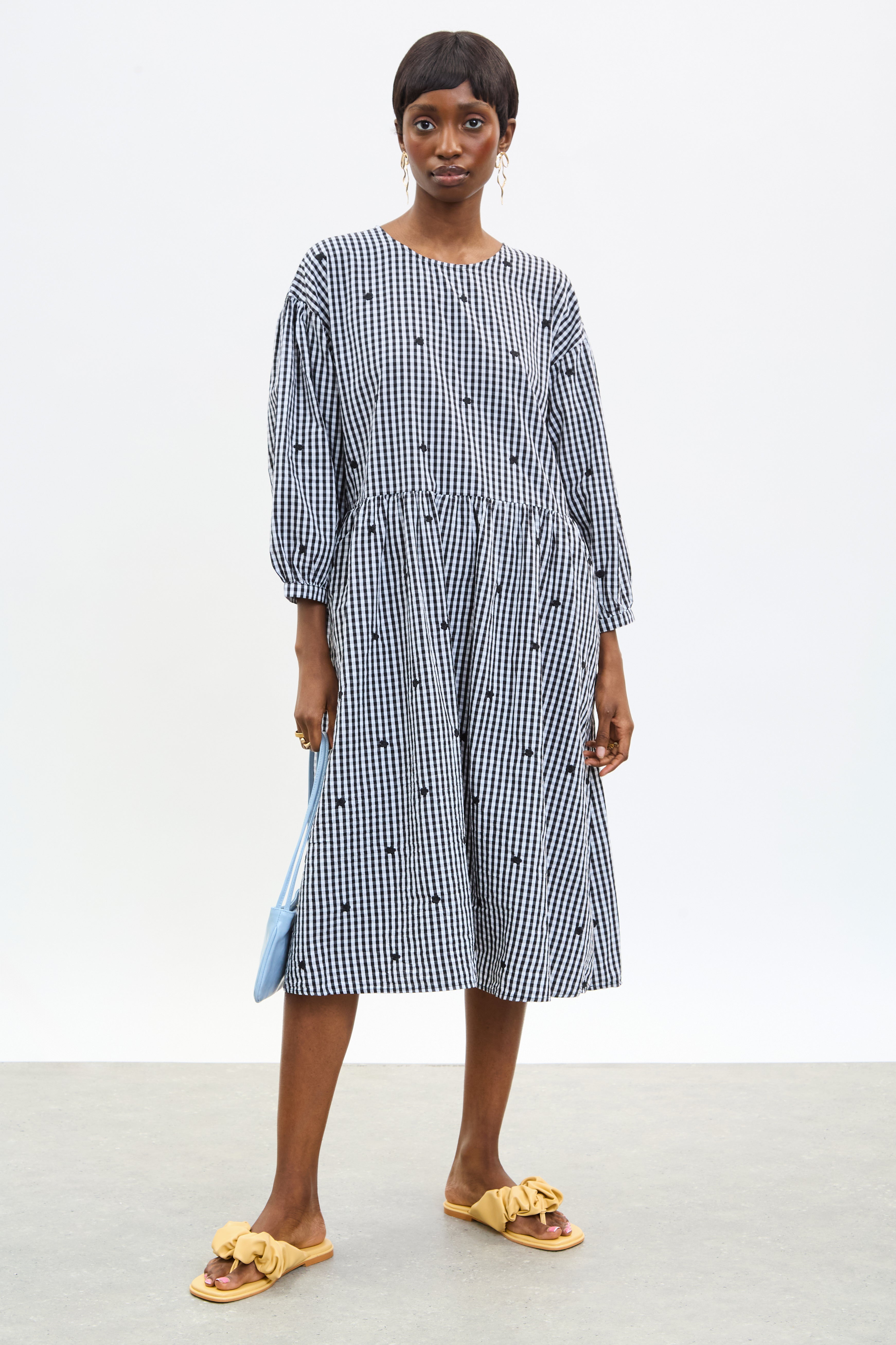 Black and ivory gingham embroidered flower dress_1