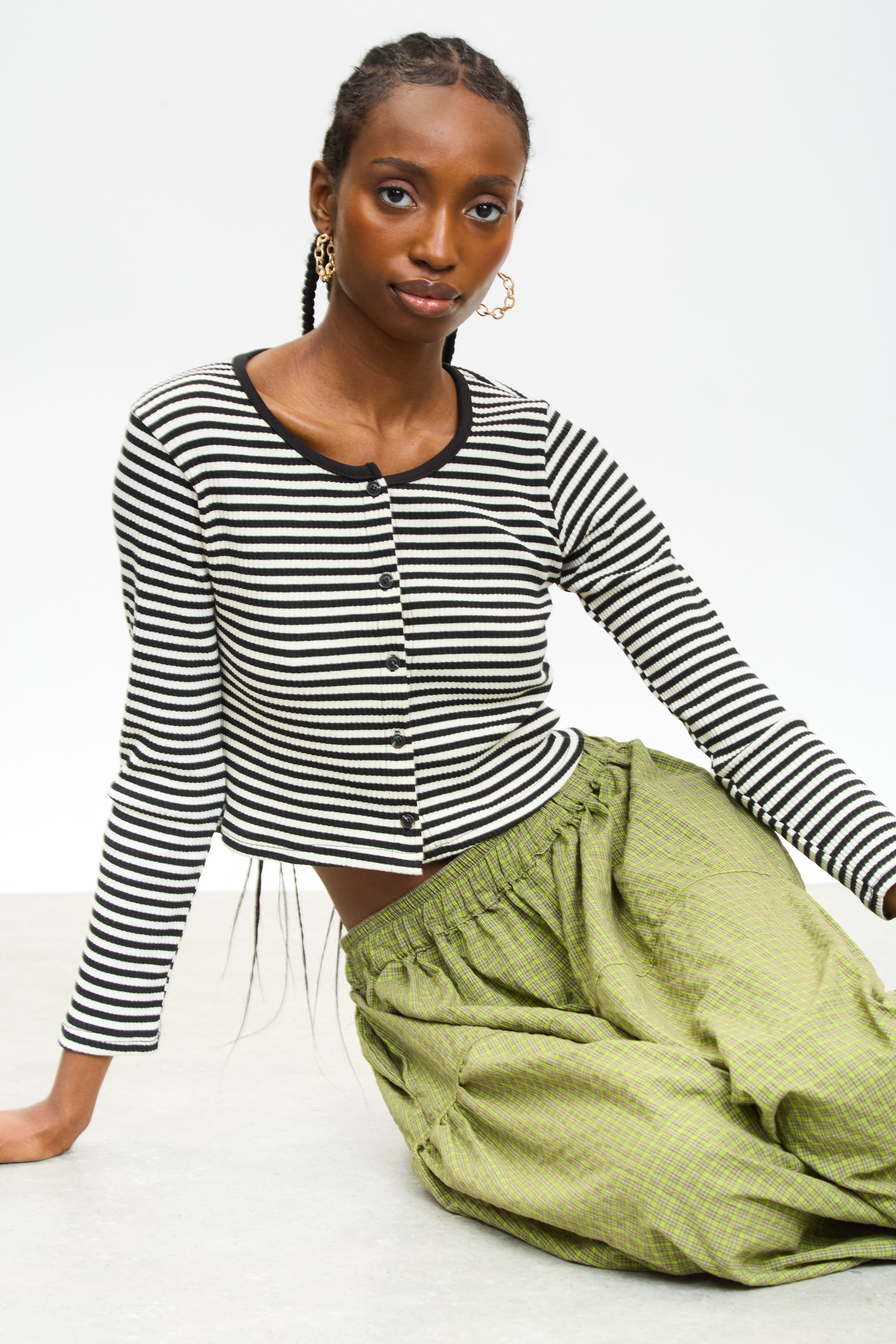 Black and ivory horizontal stripe button front top_5