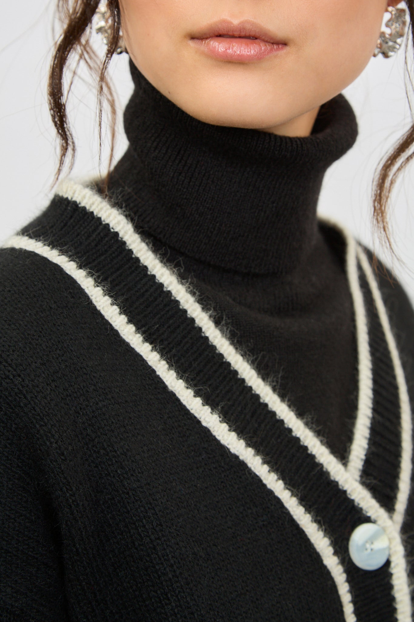 Black and ivory wool blend contrast trim cardigan_3