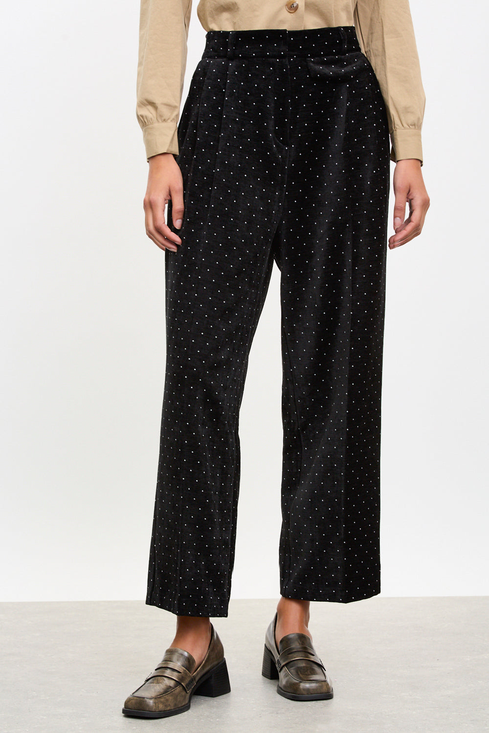 Black and white polka dot flap pocket trousers_1