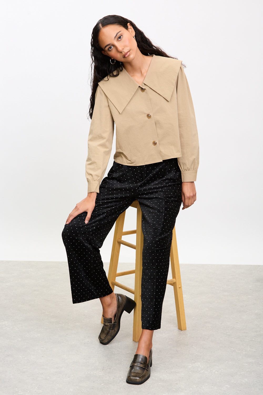 Black and white polka dot flap pocket trousers_5