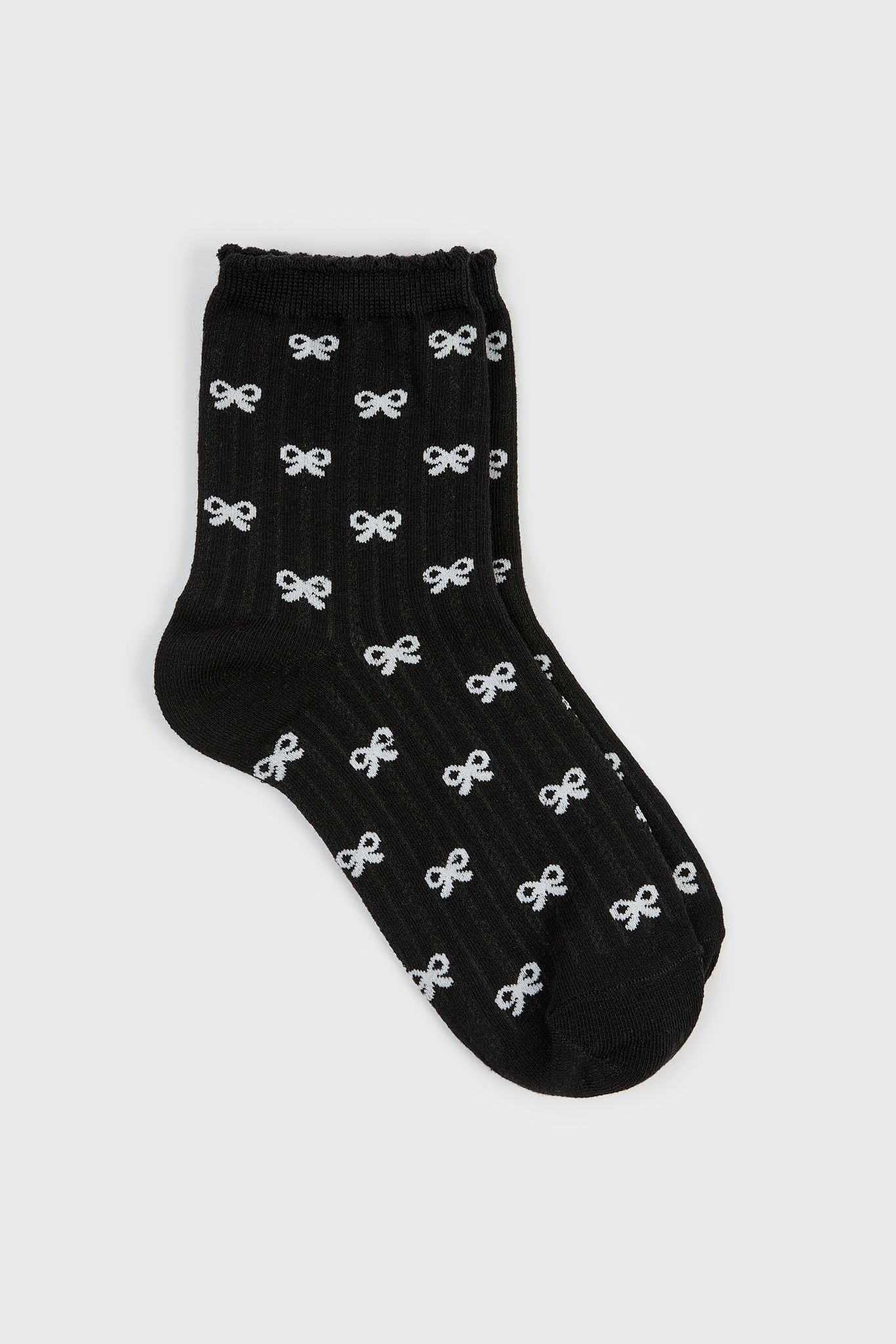 Black and white tiny ribbon socks_1