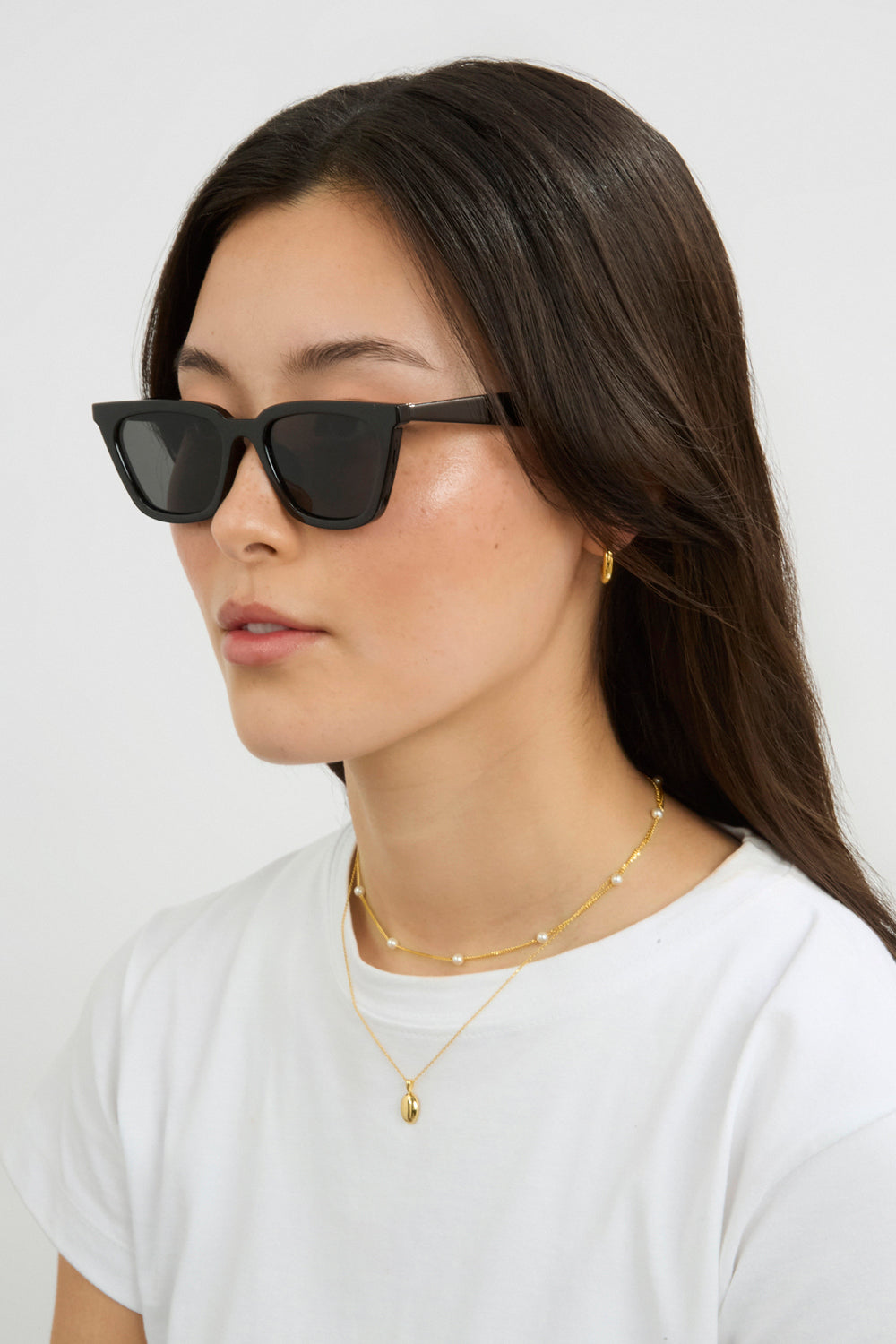 Black angled cat eye sunglasses_4