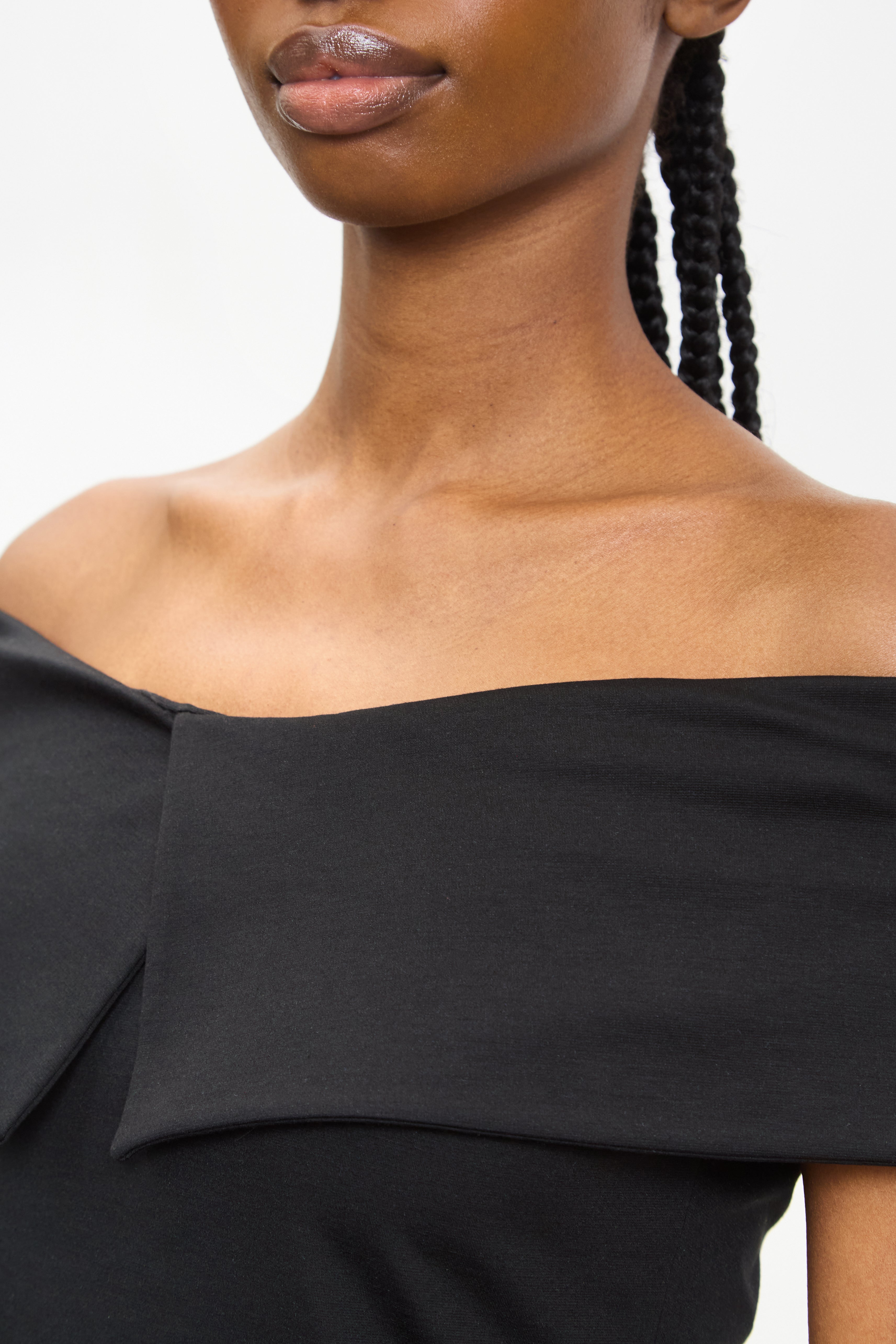 Black cross panel off shoulder jersey top_3
