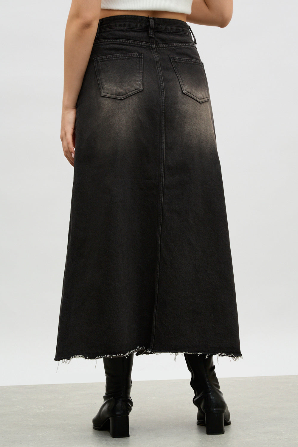 Black denim long front slit skirt_2