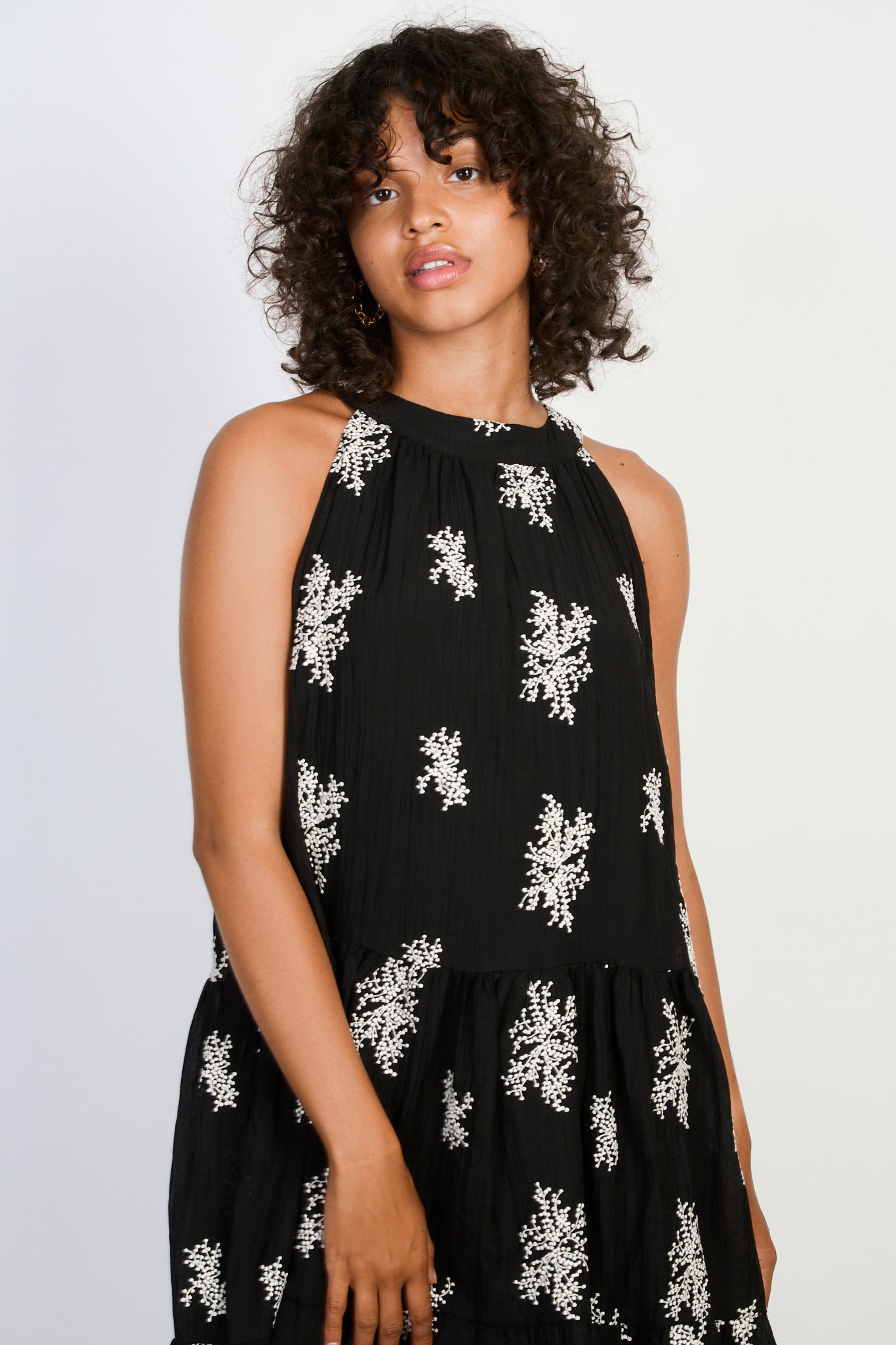 Black embroidered floral tie neck dress_2