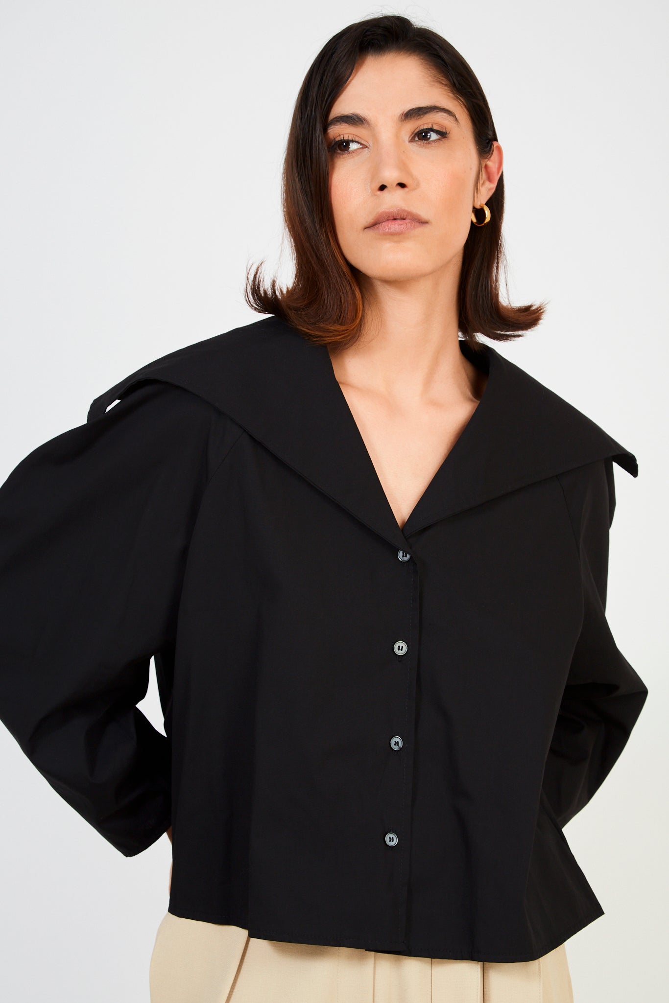 Black giant collar blouse_1