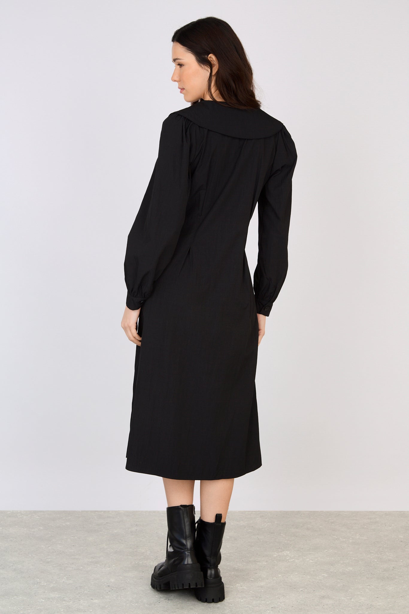 Black giant collar button front dress_2
