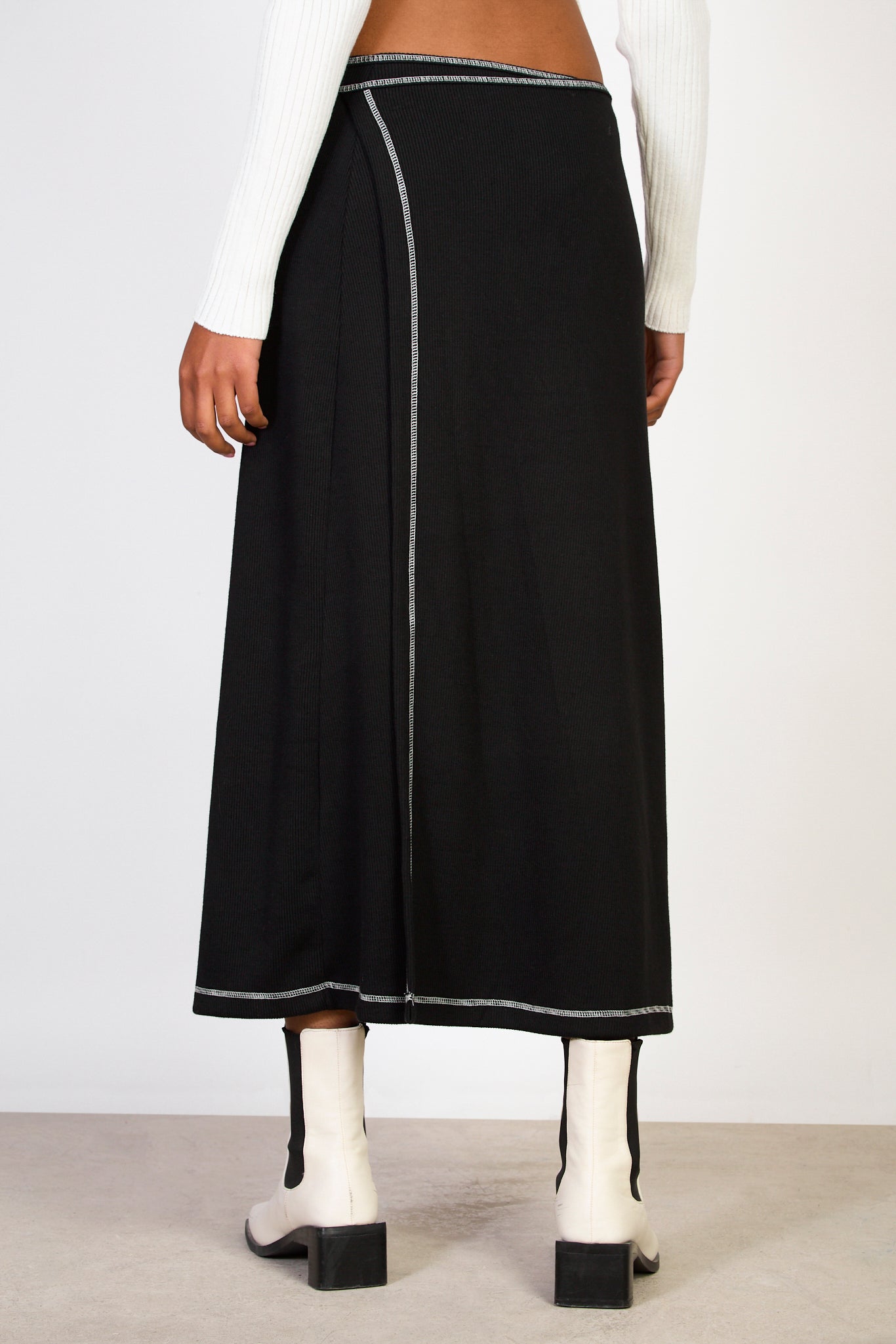 Black jersey and white contrast stitch wrap skirt_2