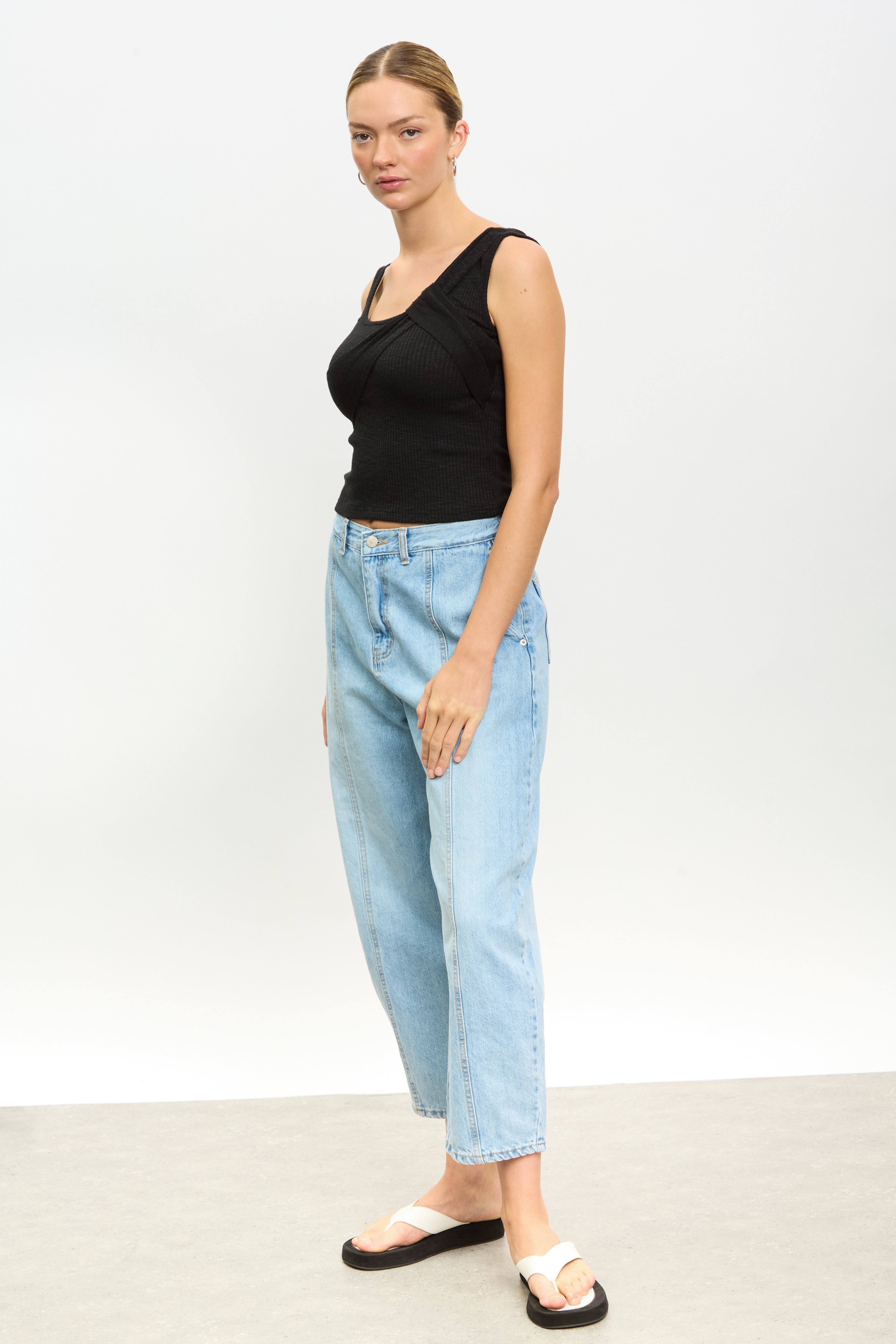 Black looped banding tank top_4