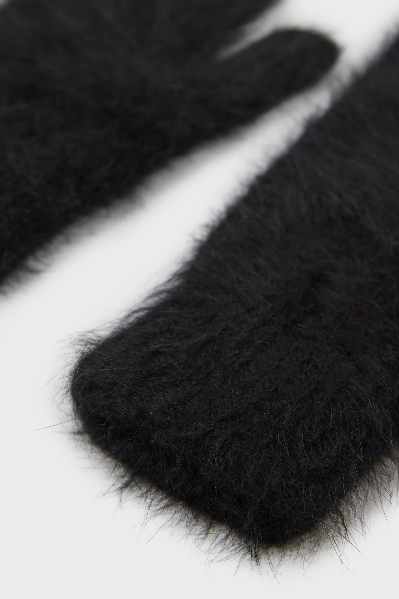 Black mohair mittens_4