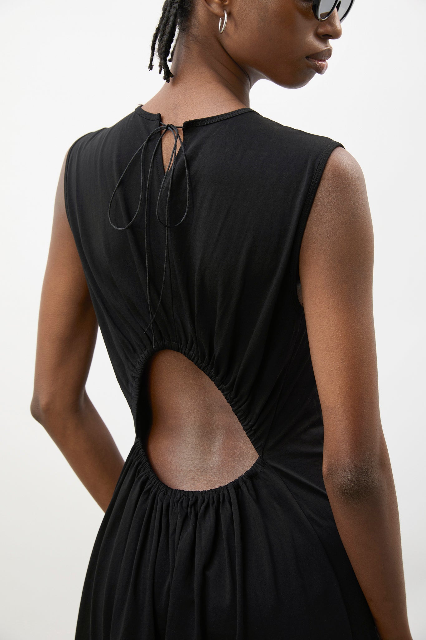 Black peek back jersey dress_4