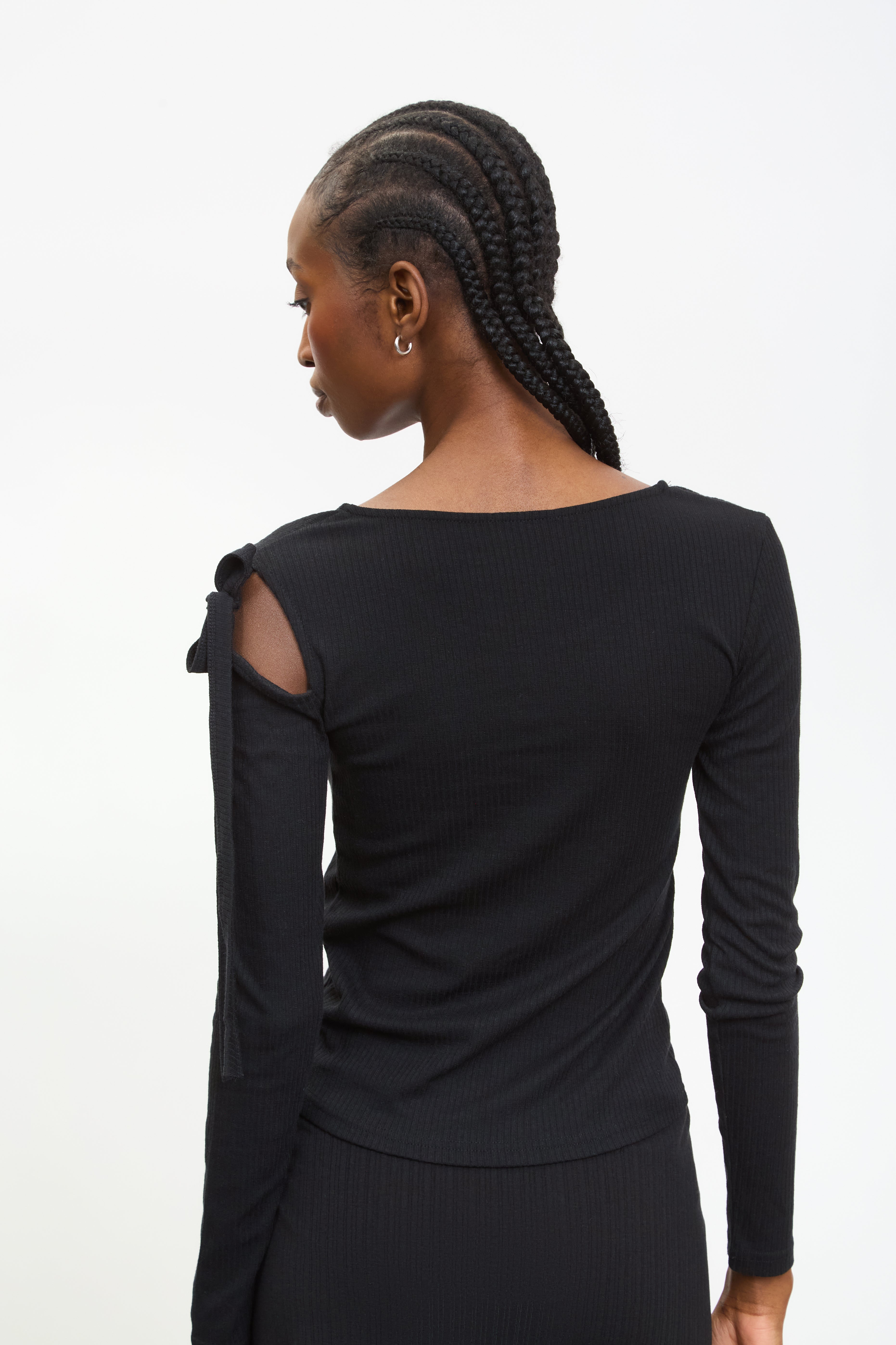 Black peek shoulder long sleeve top_2