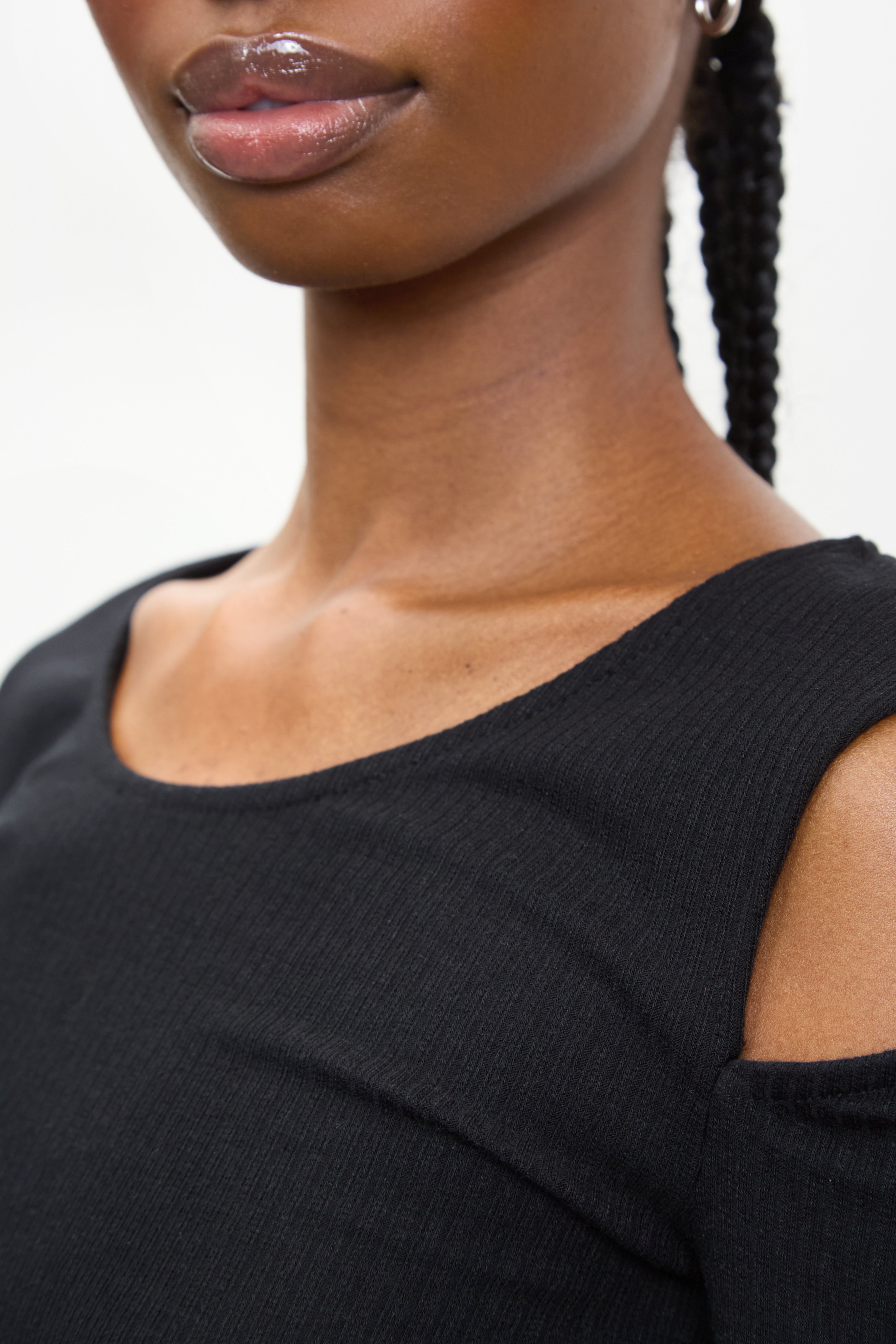 Black peek shoulder long sleeve top_3