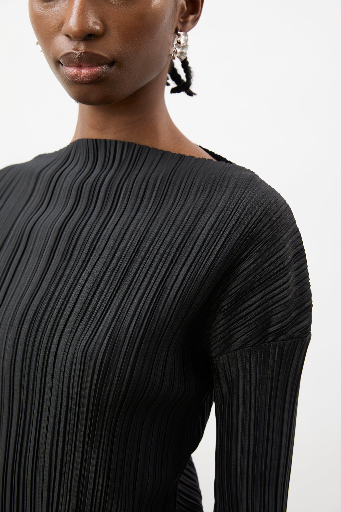 Black pleat ribbed wide neck top_3