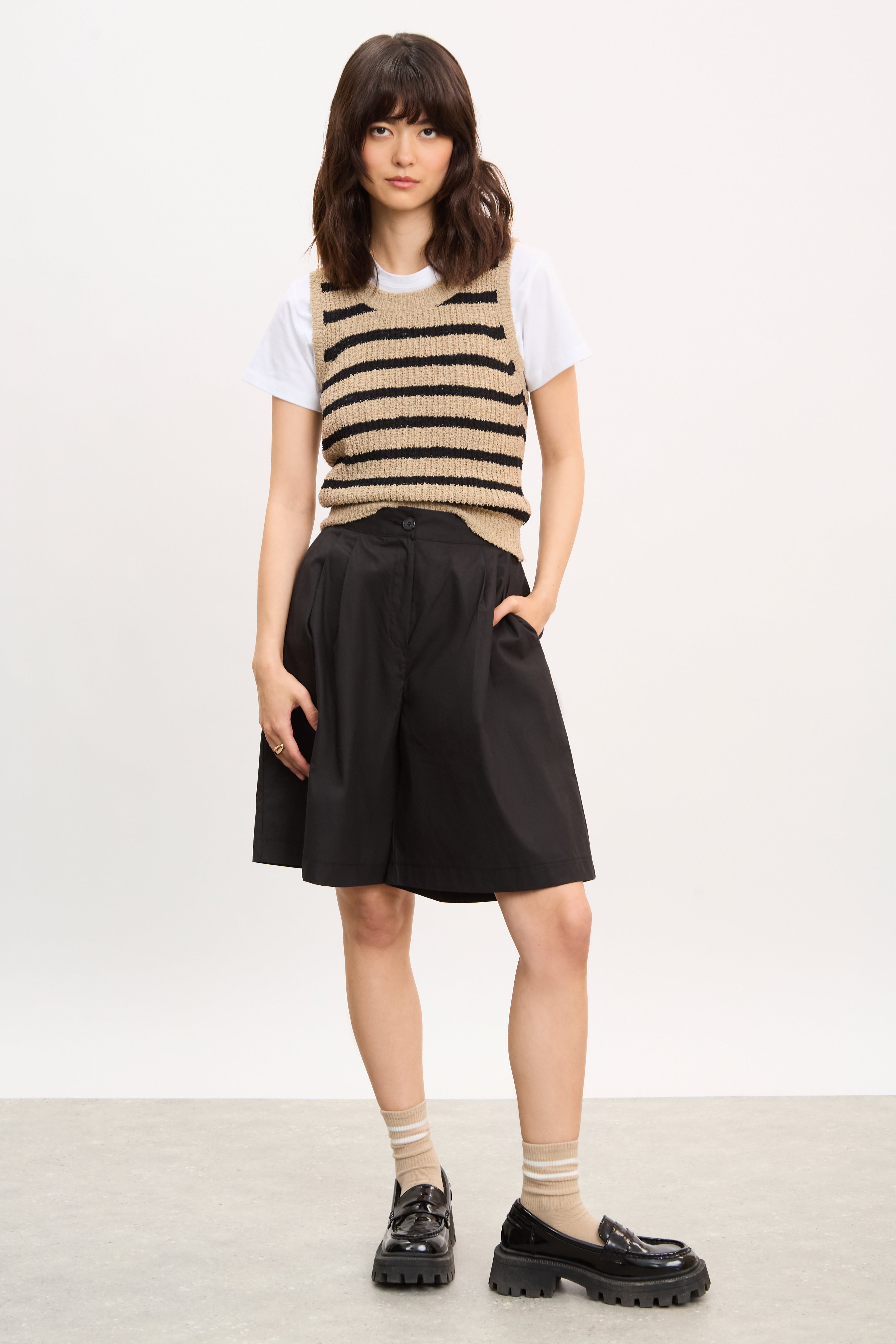 Black pure cotton vegan leather banded shorts_4