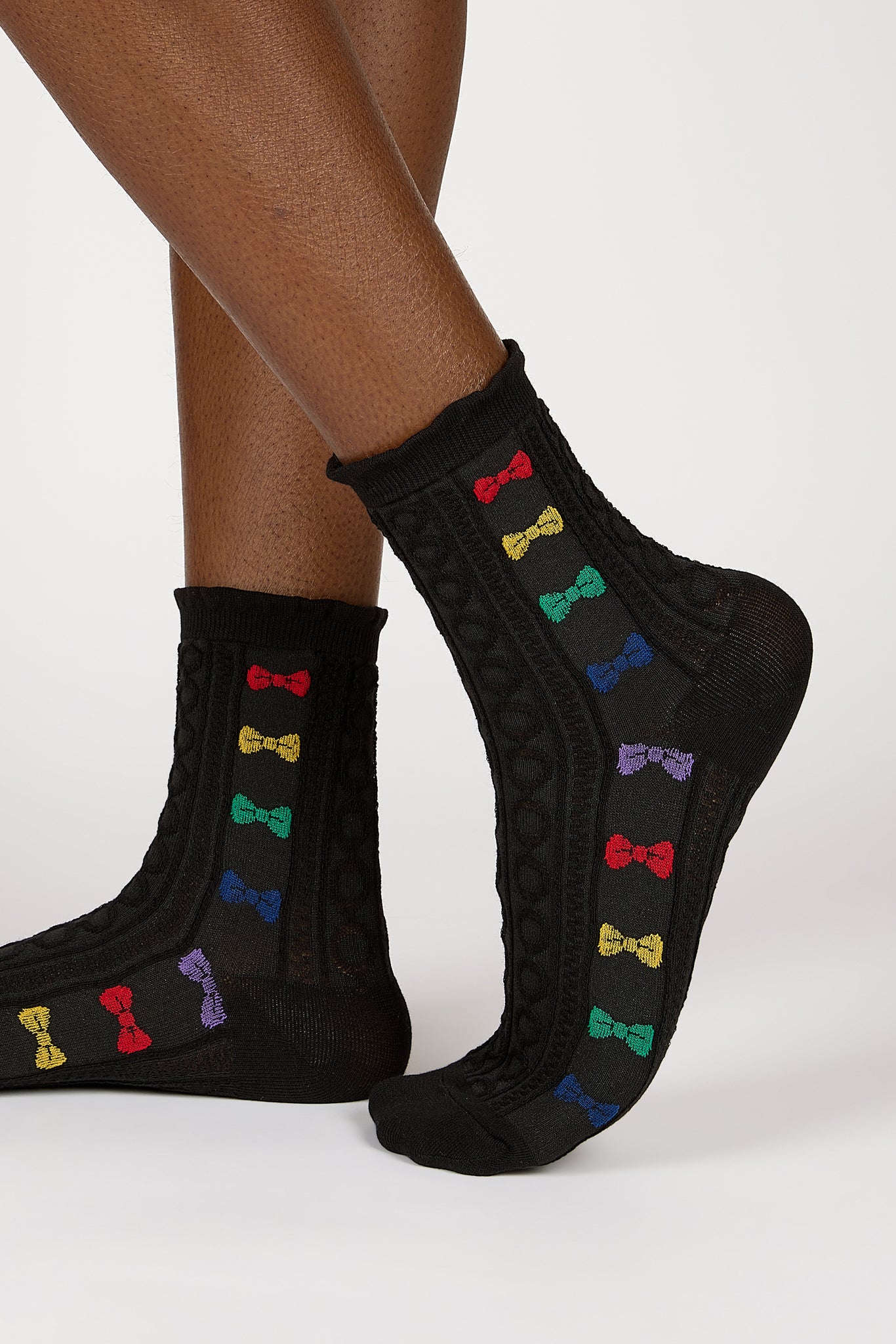 Black rainbow bowtie socks_2