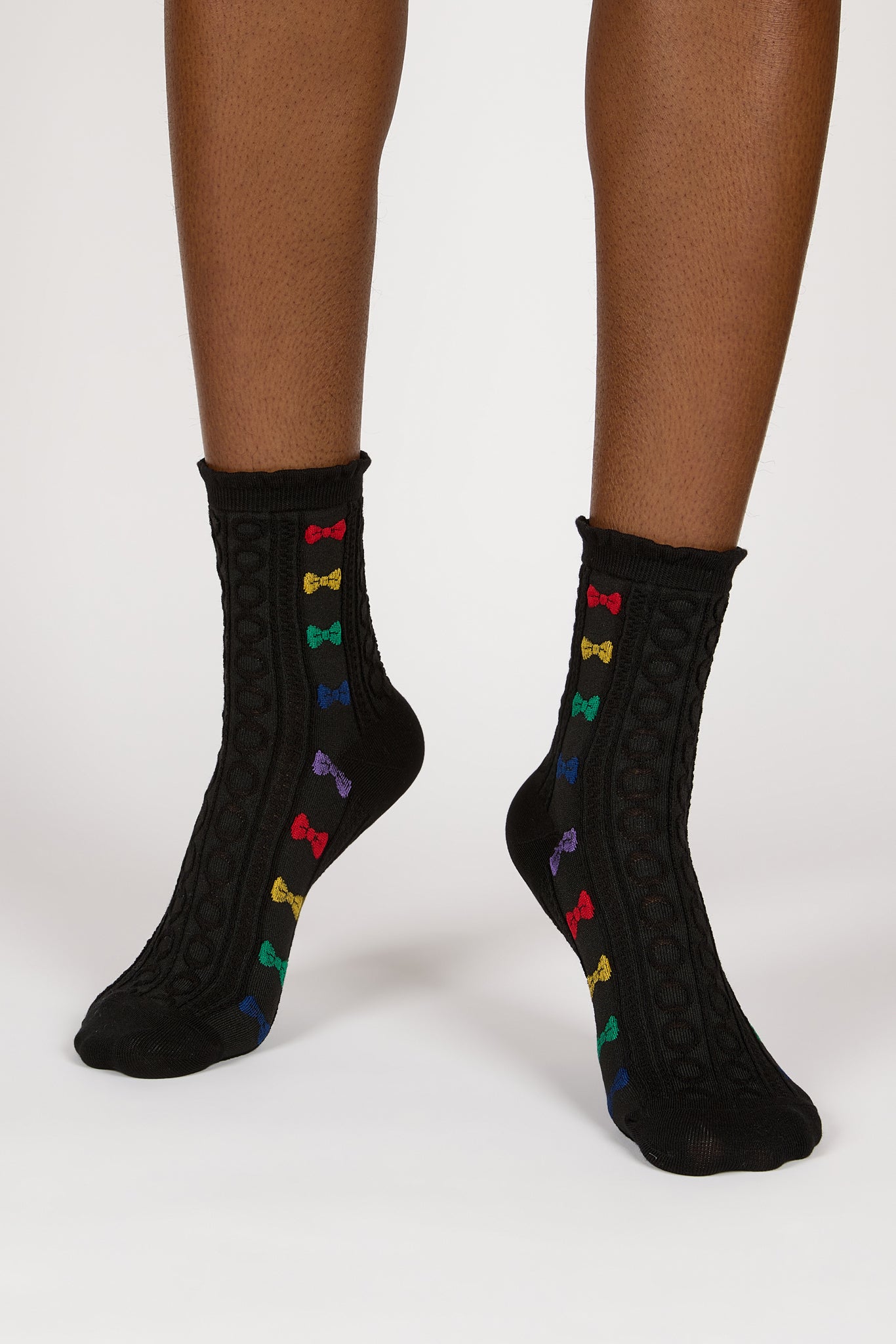 Black rainbow bowtie socks_1