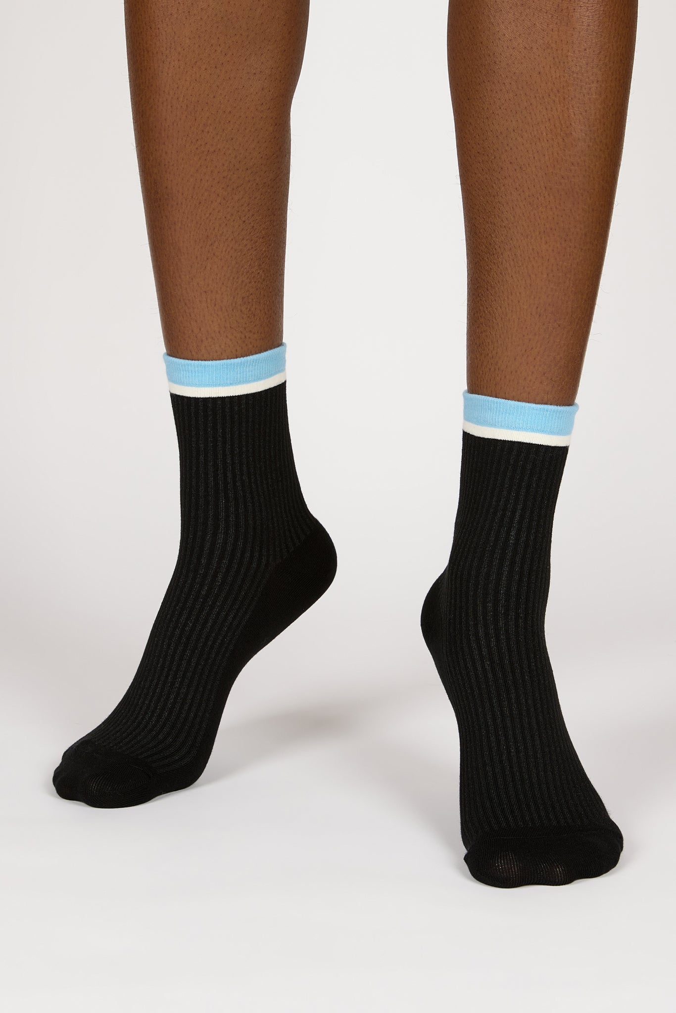 Black ribbed light blue trim socks_2