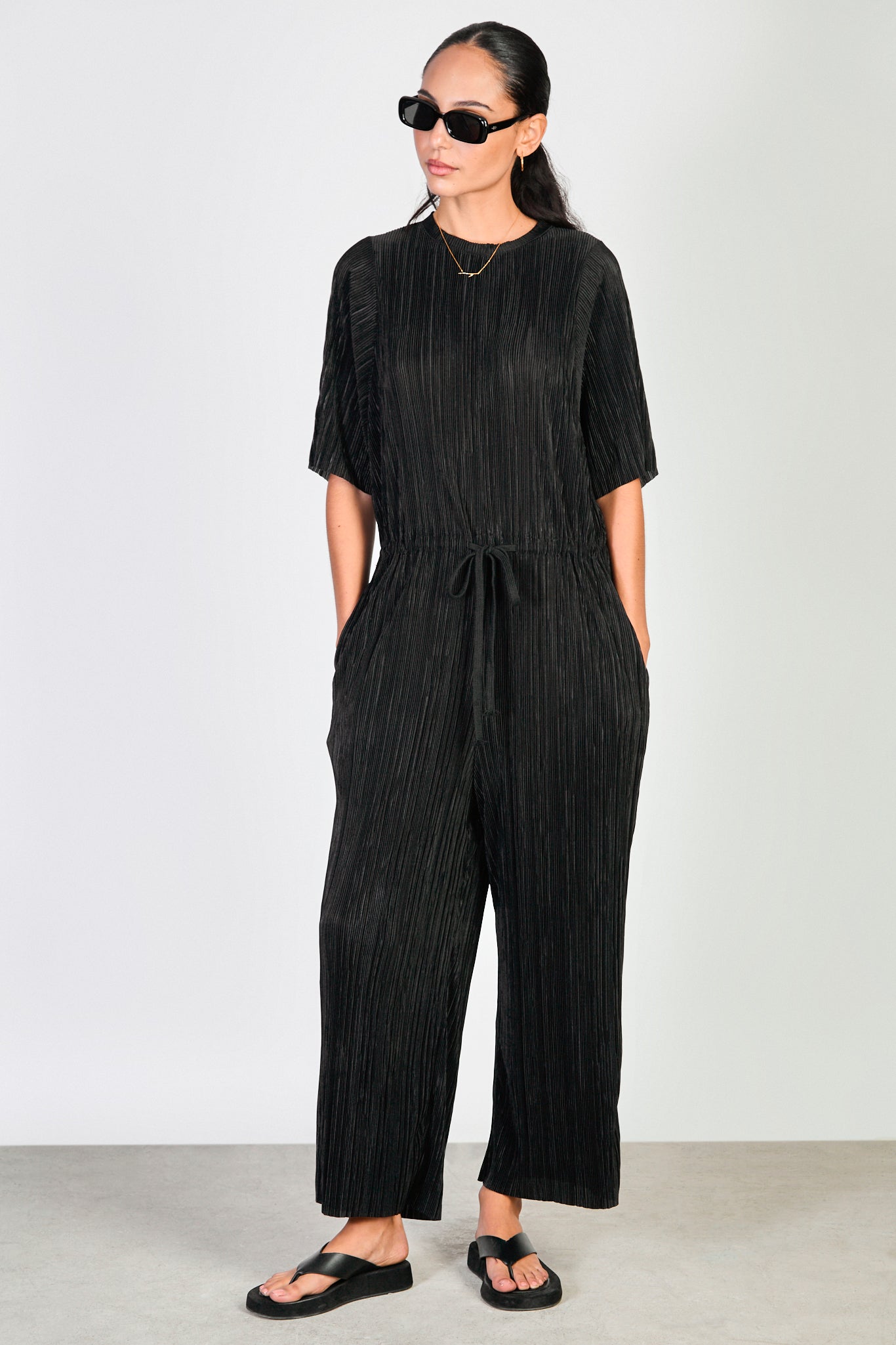 Black ribbbed tie waist jumpsuit_1