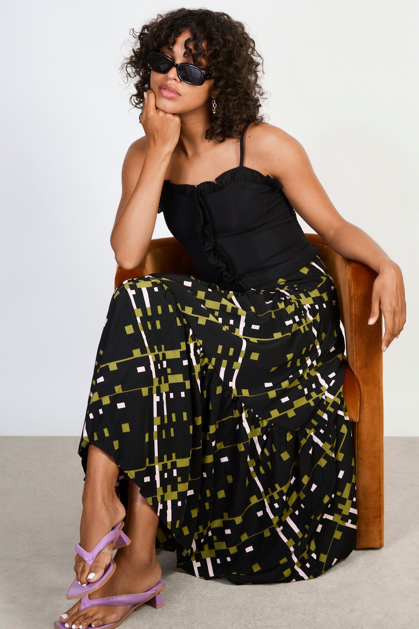 Black ruffle trim bustier top_5