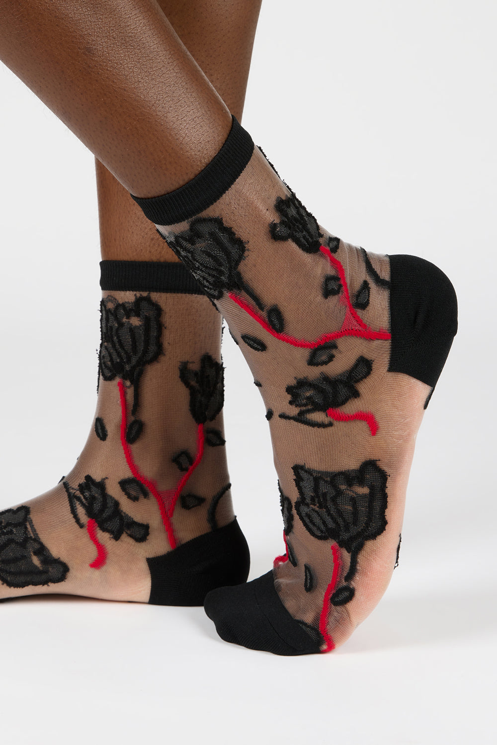 Black sheer bold climbing flower socks_2