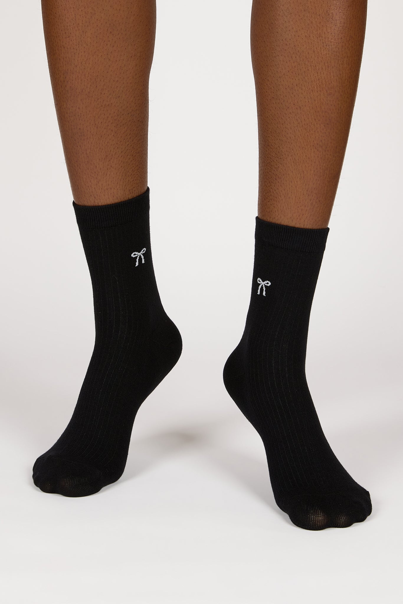 Black single white ribbon ribbed socks_2