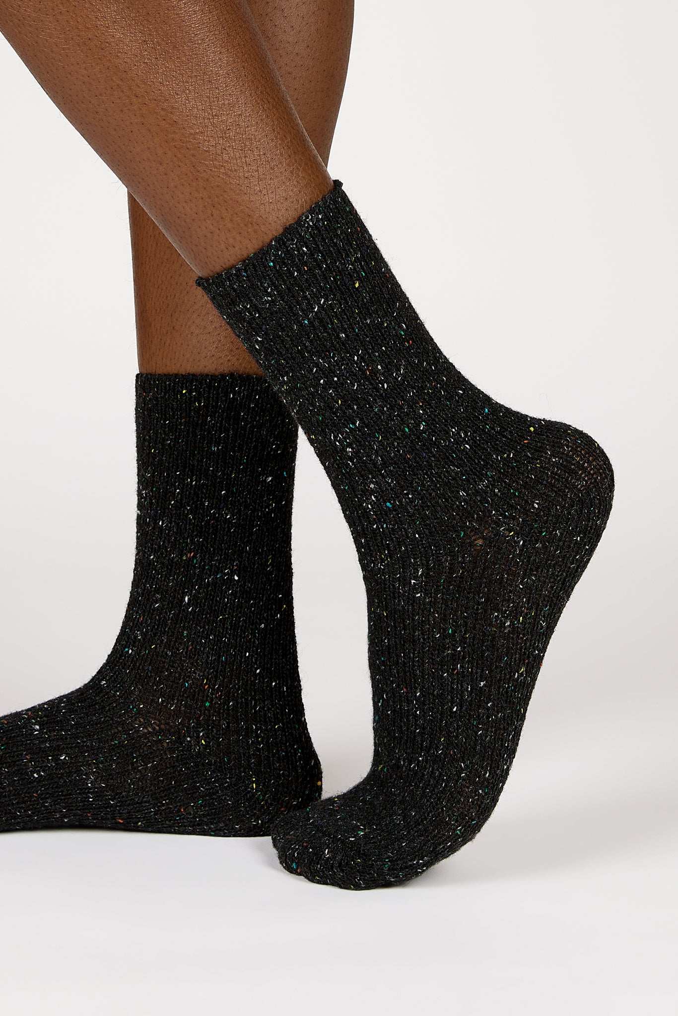 Black smooth rainbow fleck wool blend socks_3