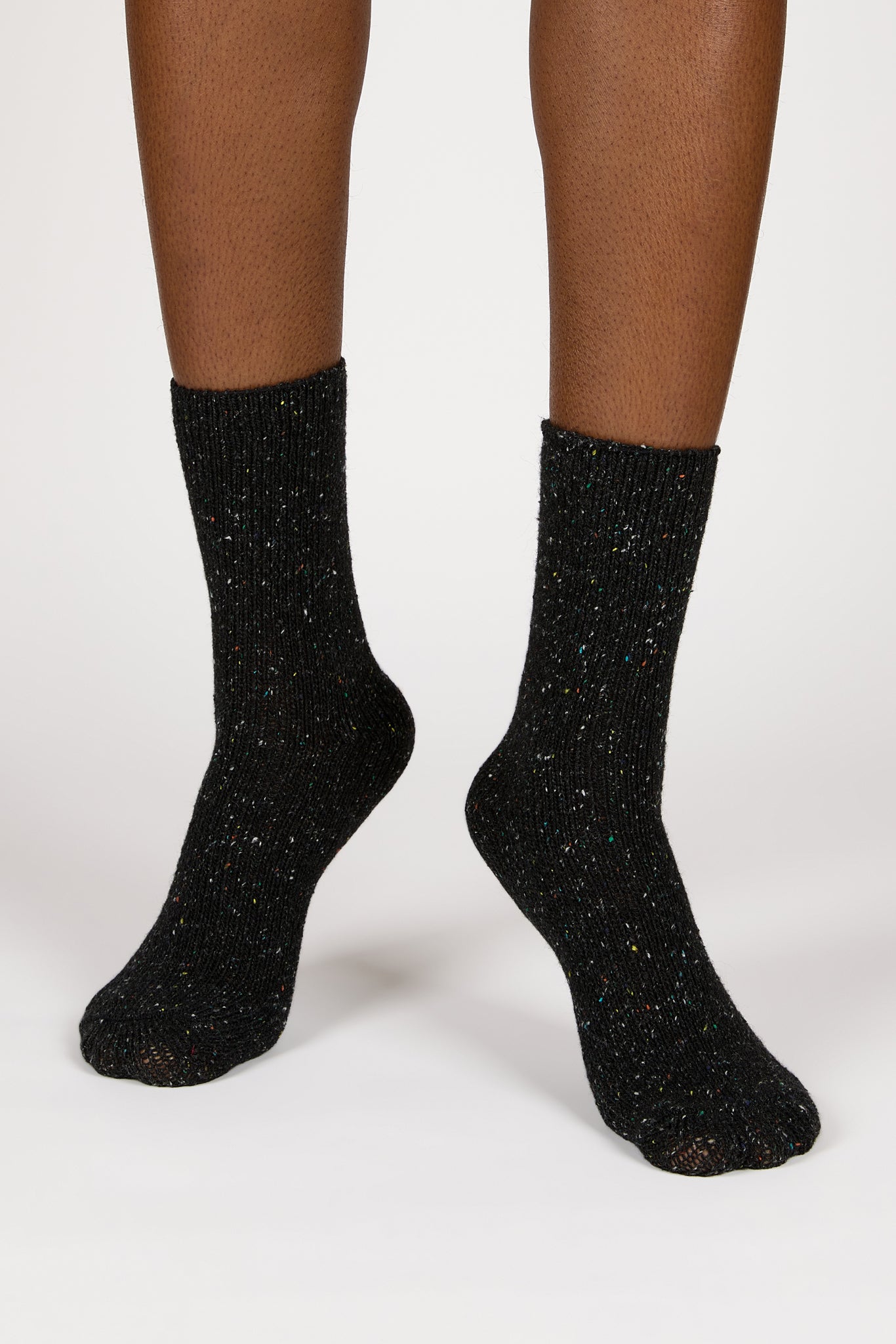 Black smooth rainbow fleck wool blend socks_4