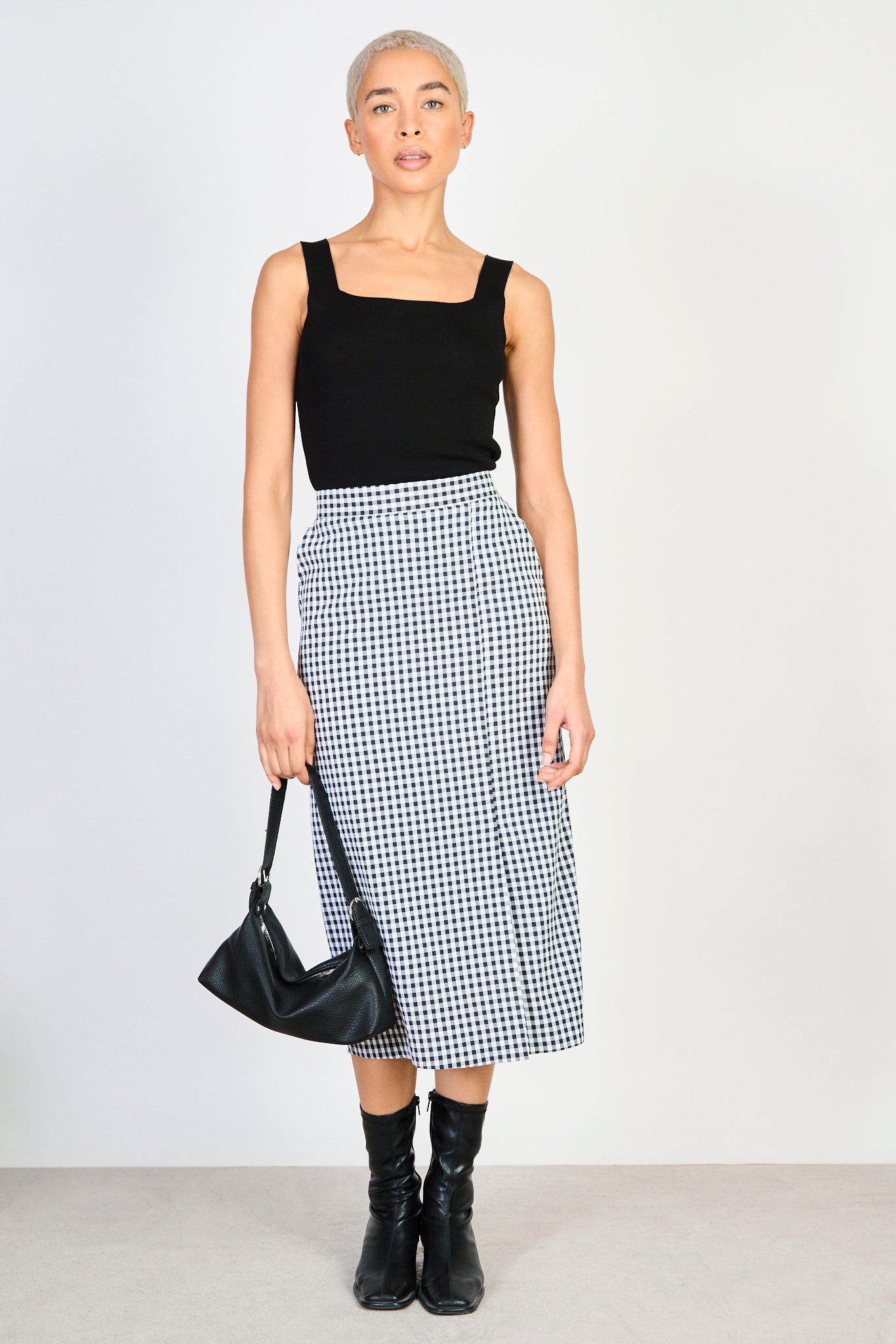 Black square neck knit tank_4