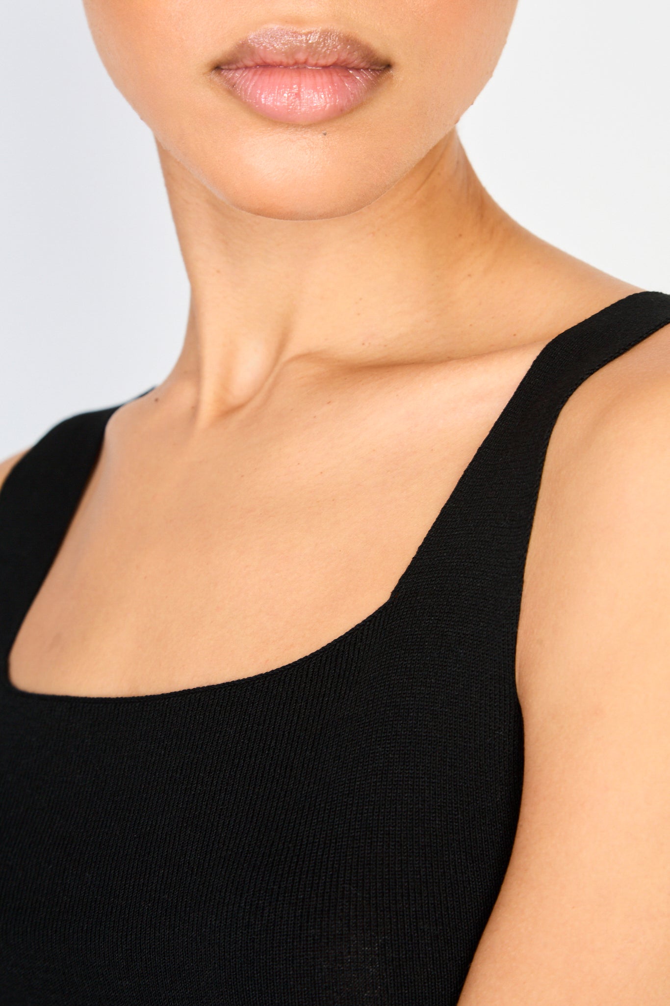 Black square neck knit tank_3
