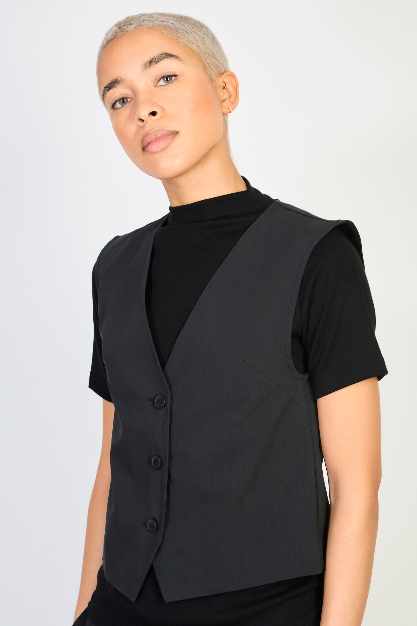 Black tailored vest_2