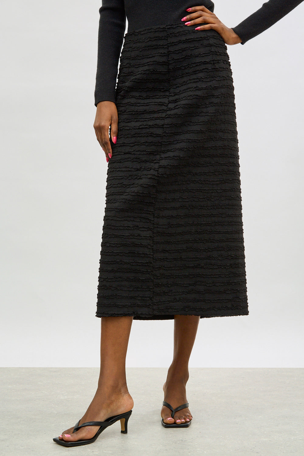 Black textured horizontal ruffle skirt_1