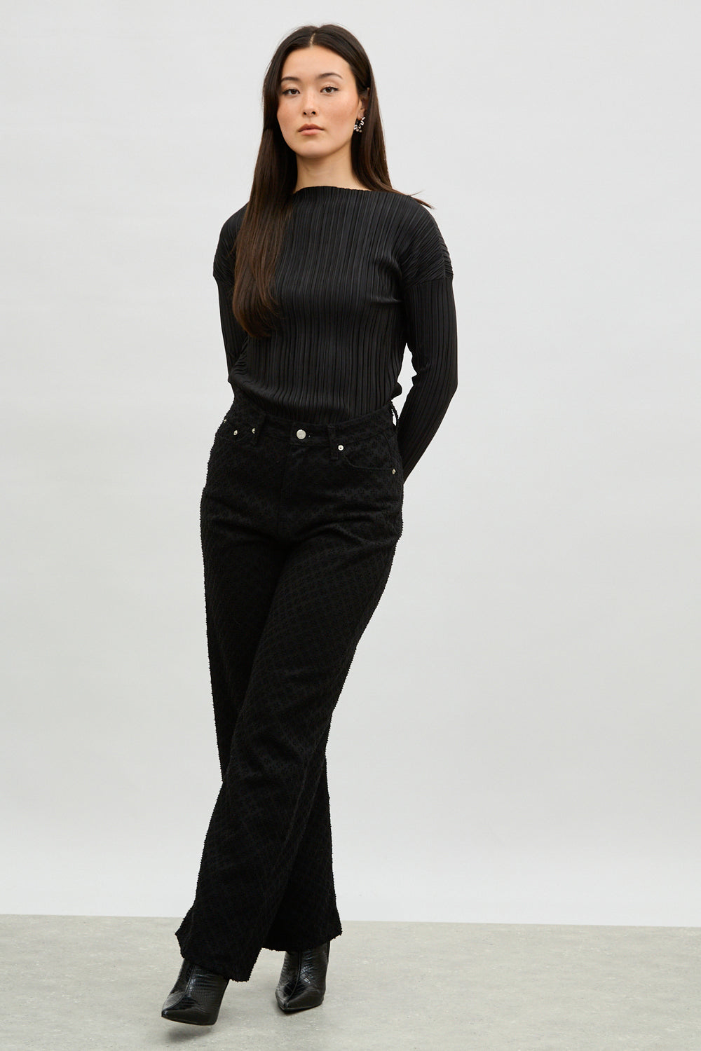 Black textured jeans_4