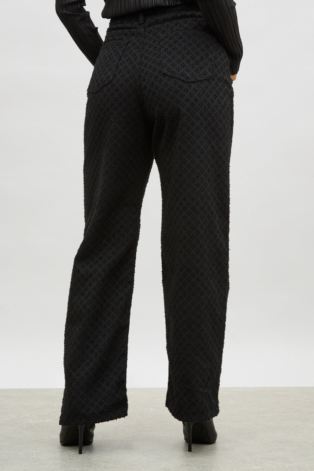 Black textured jeans_2