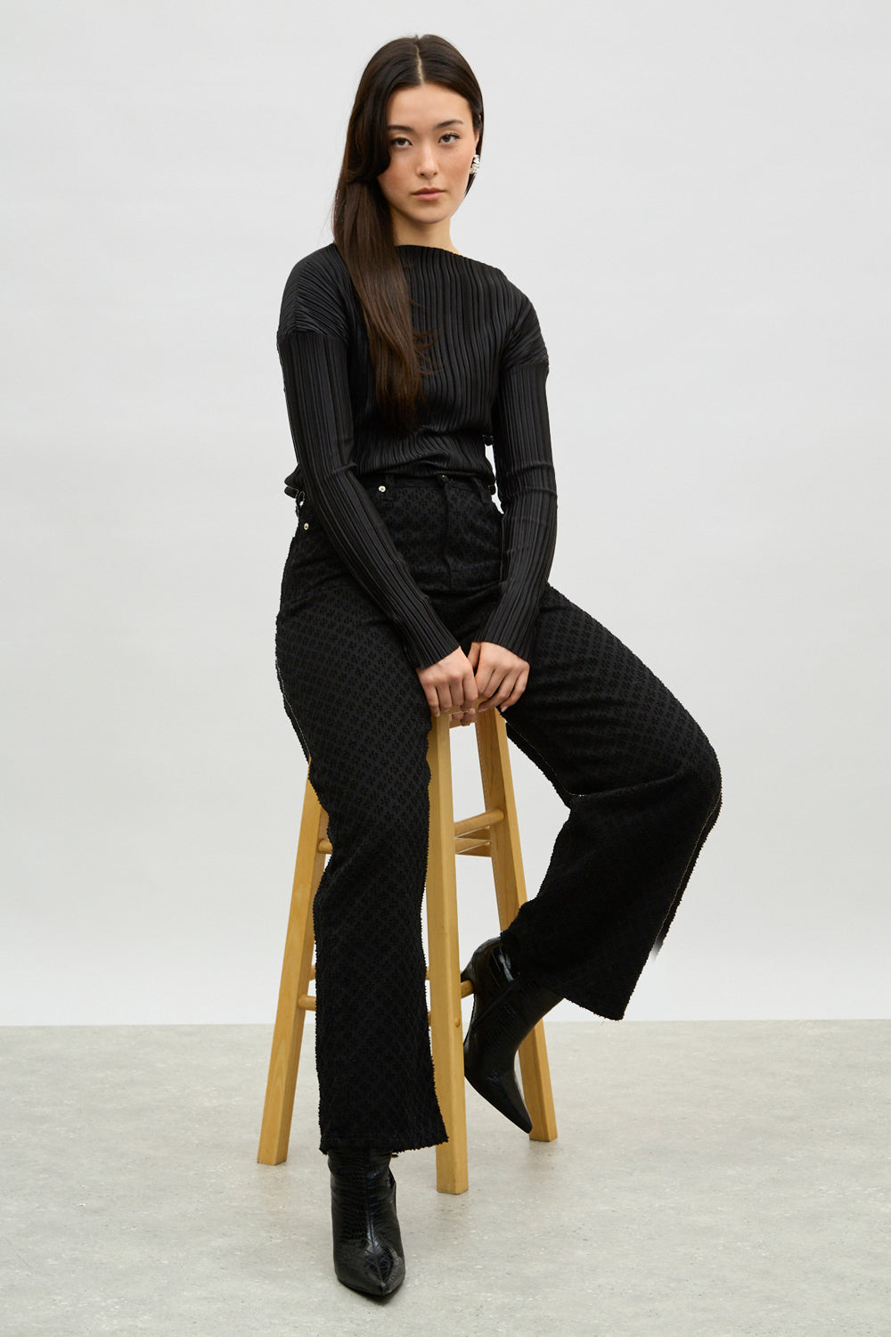 Black textured jeans_5