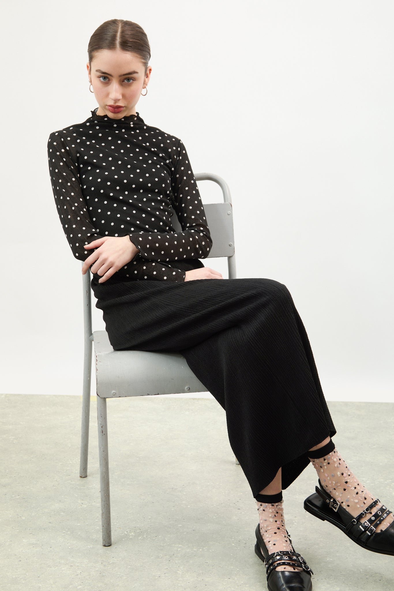 Black textured midi skirt_5