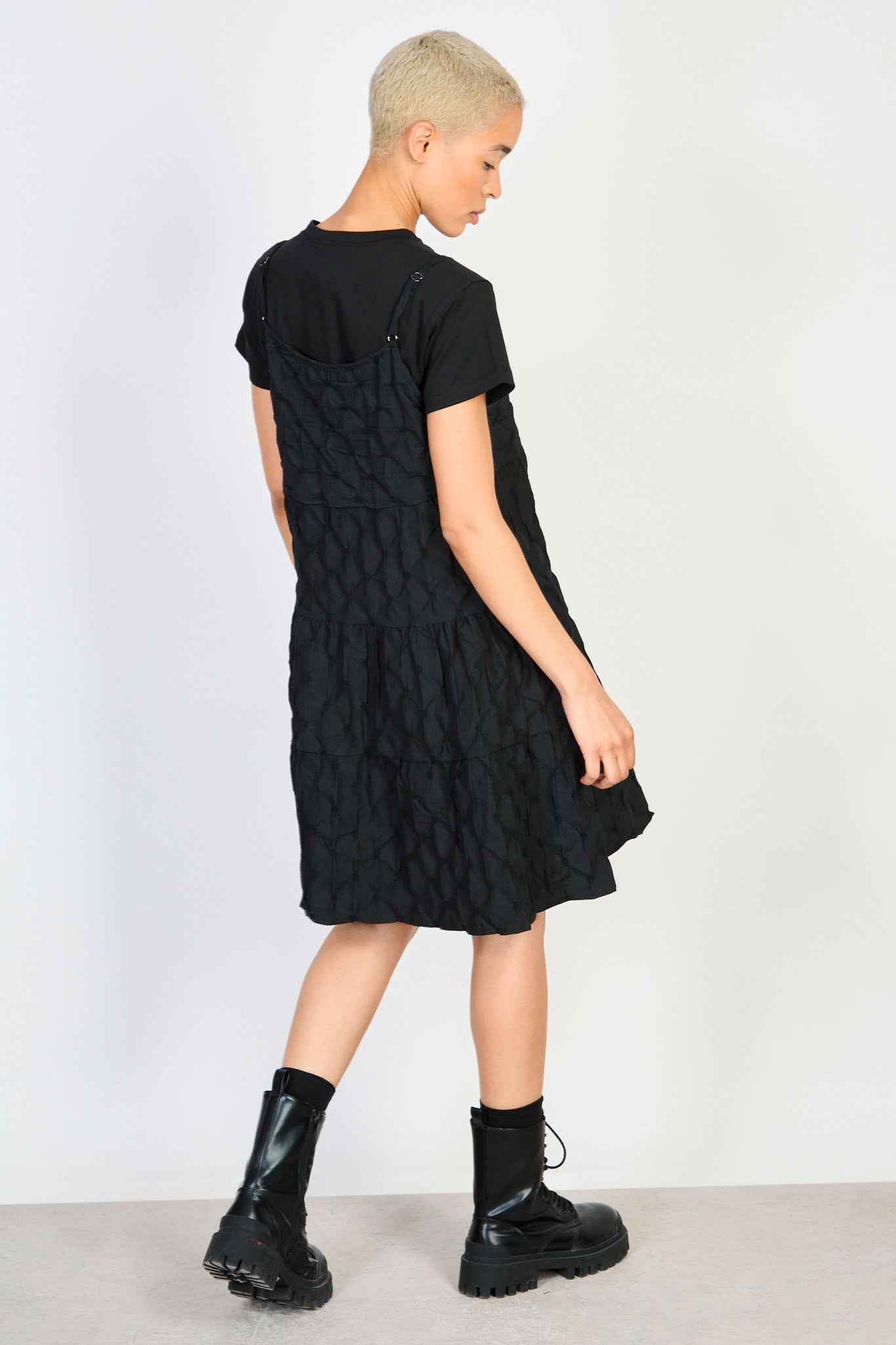 Black textured tiered mini dress_2