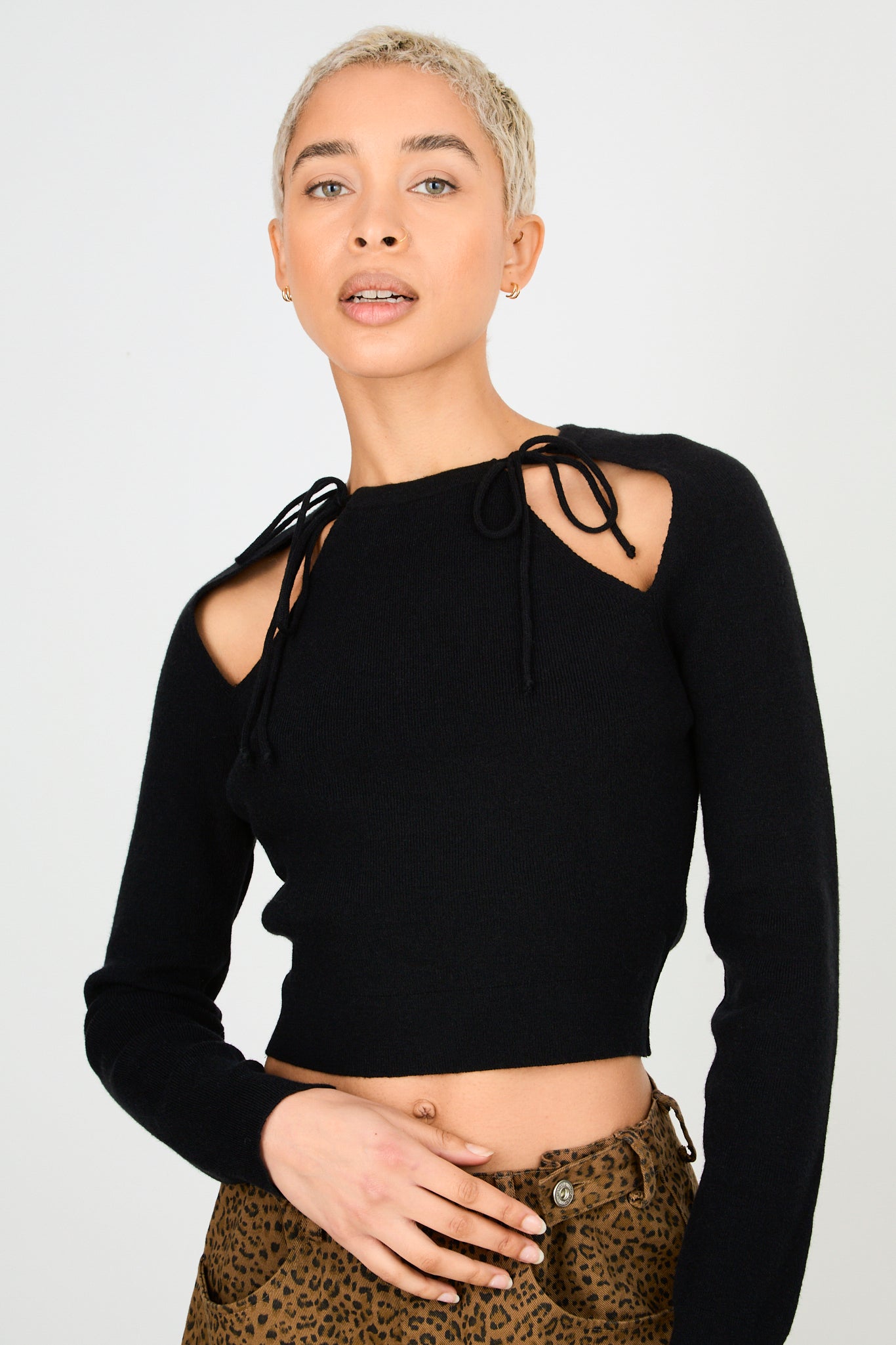 Black tied double slit knit top_1