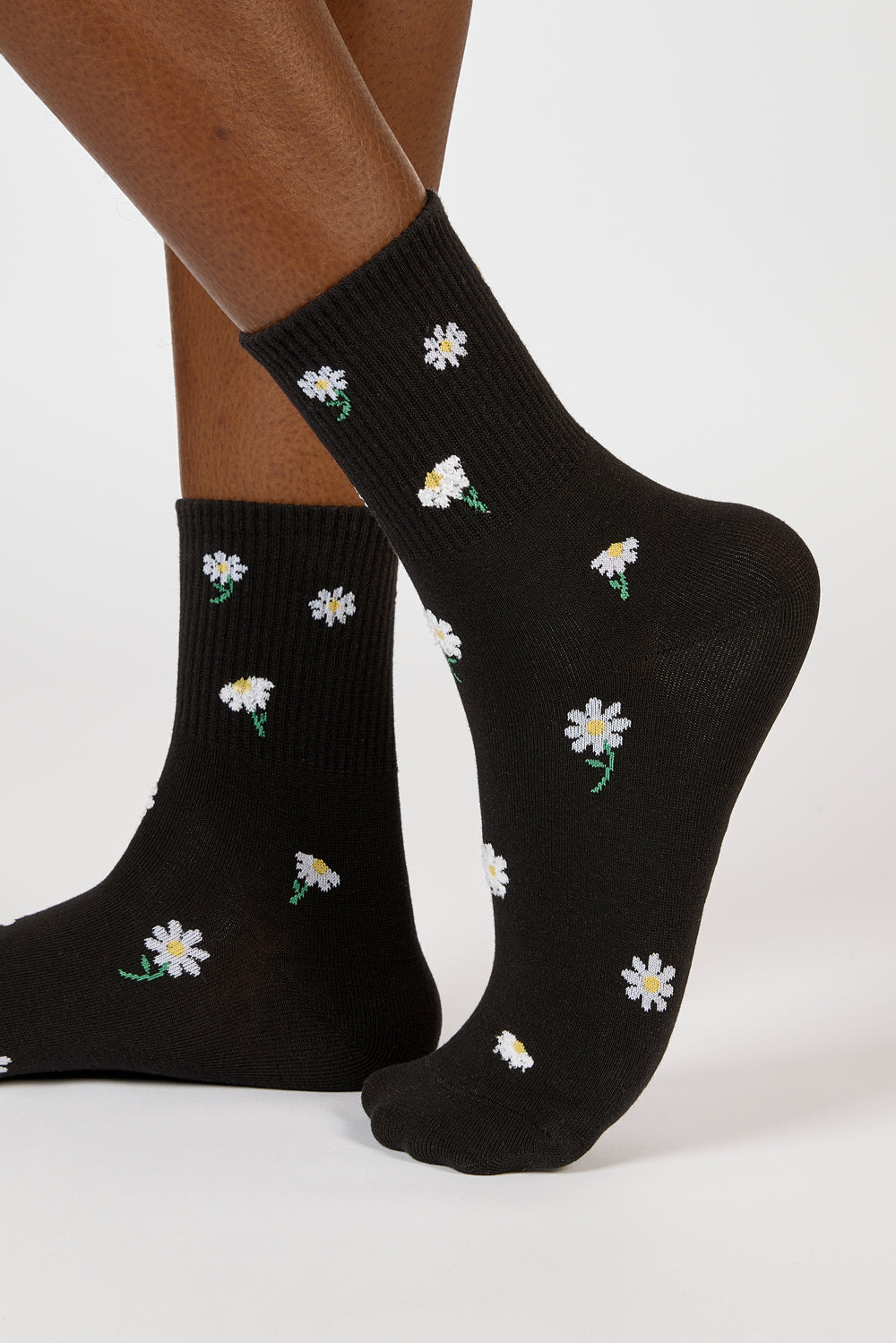 Black tiny daisy socks_3