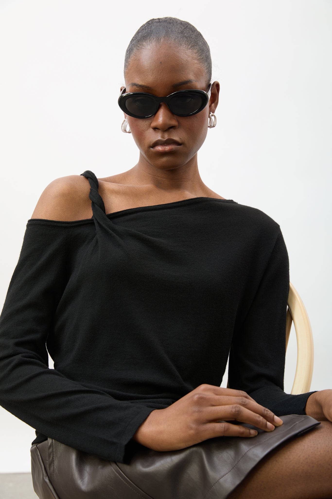 Black twist shoulder wool blend knit top_1