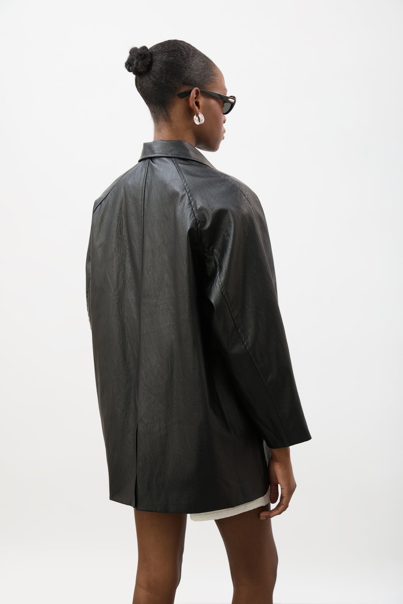 Black vegan leather long single breasted jacket_4