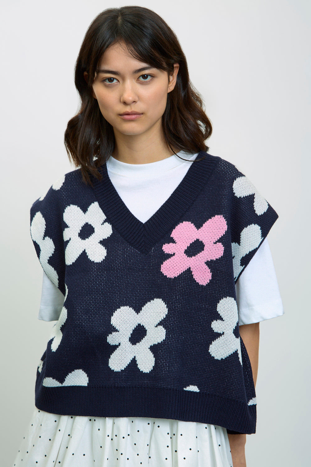 Black white and pop pink graphic floral sweater vest_1