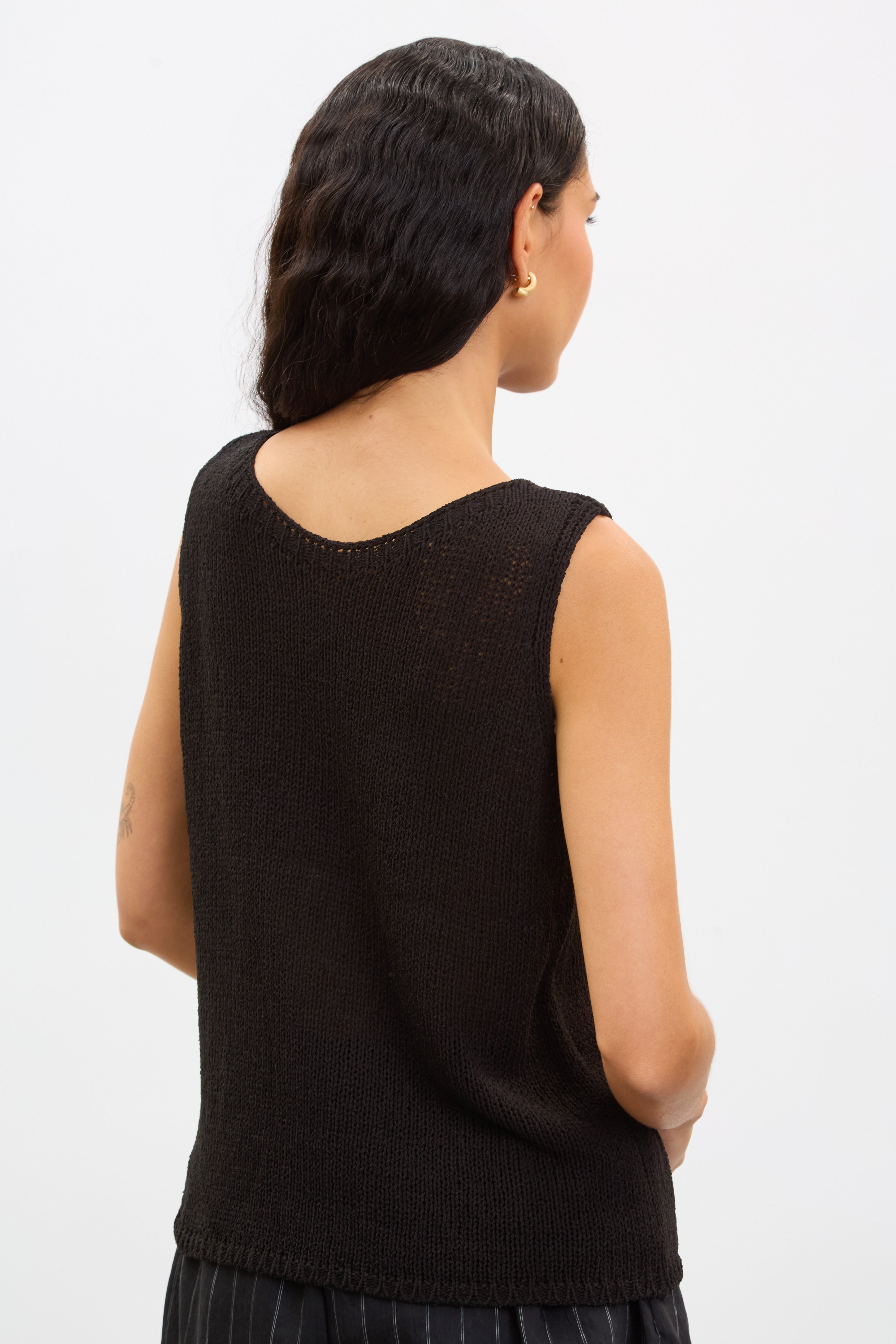 Black wide neck knit tank_2