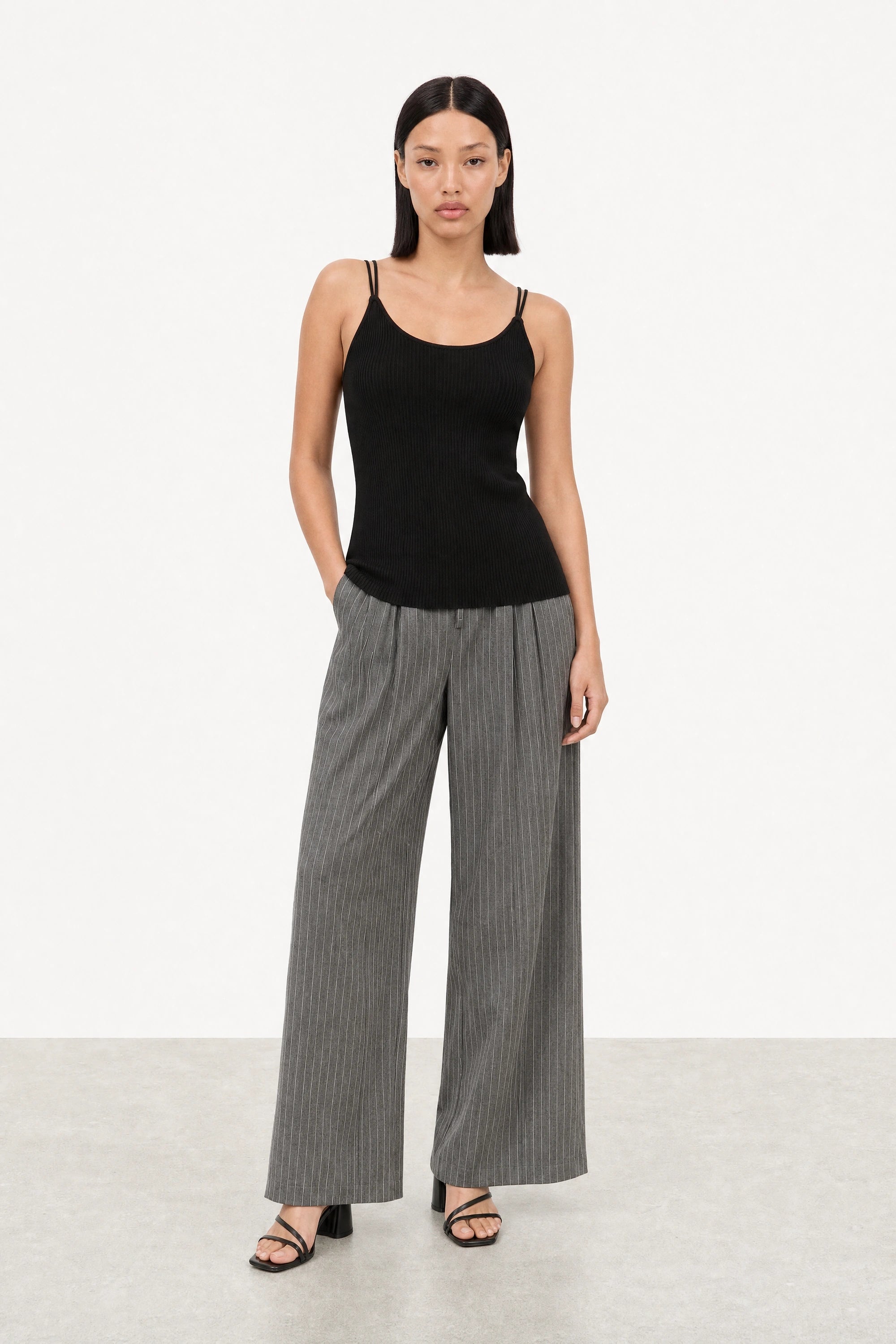 Black thin ribbed strappy knit tank_5