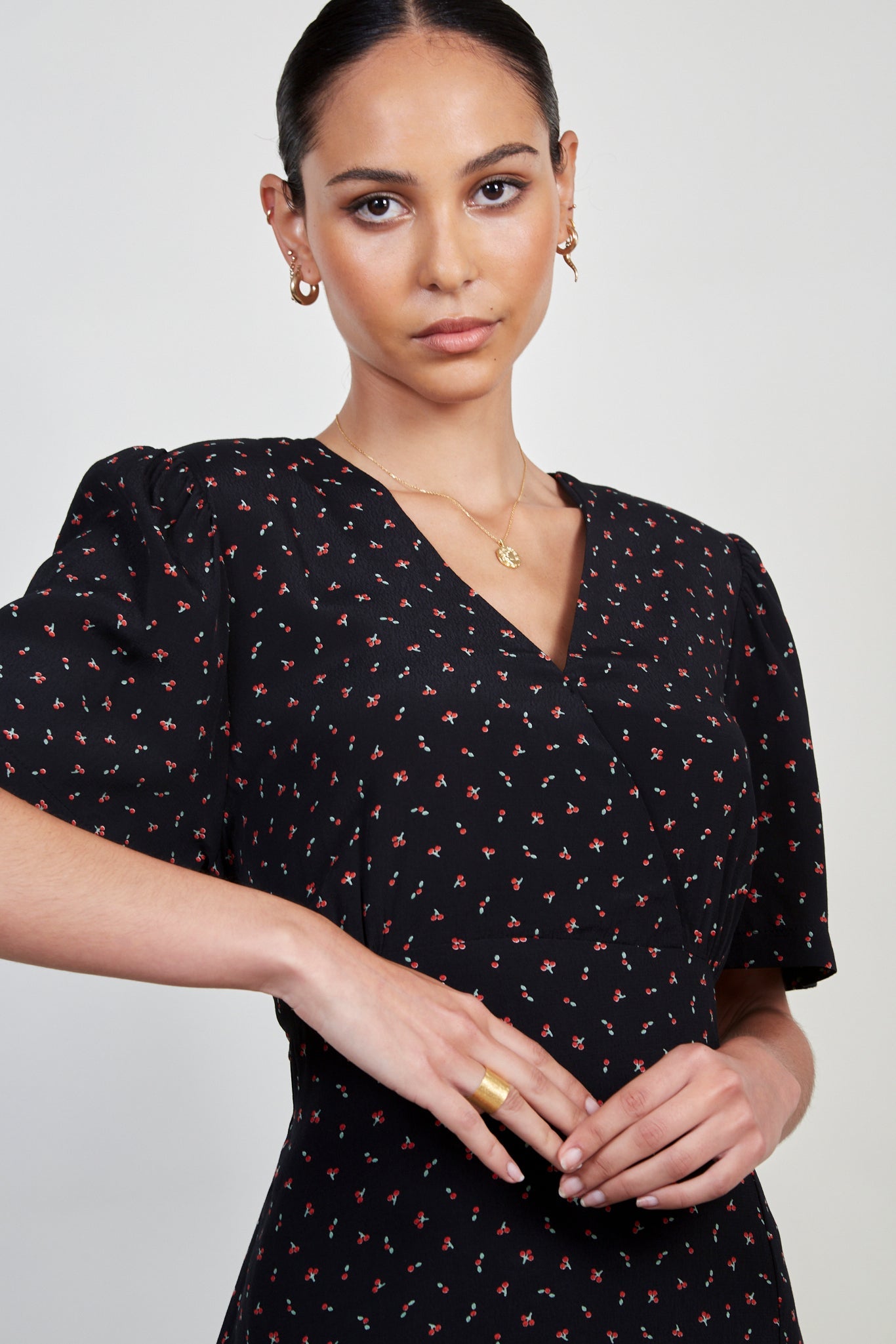 Black and red printed slit dress_5