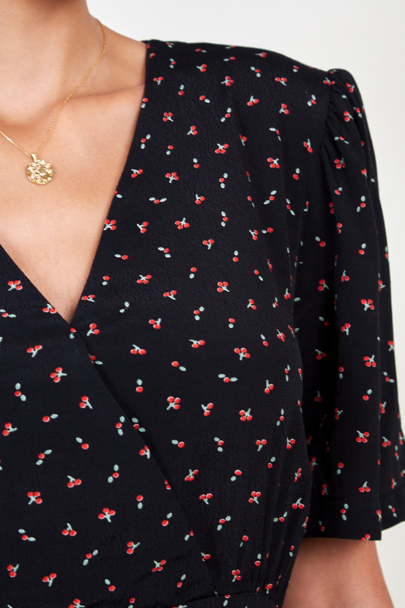 Black and red printed slit dress_3